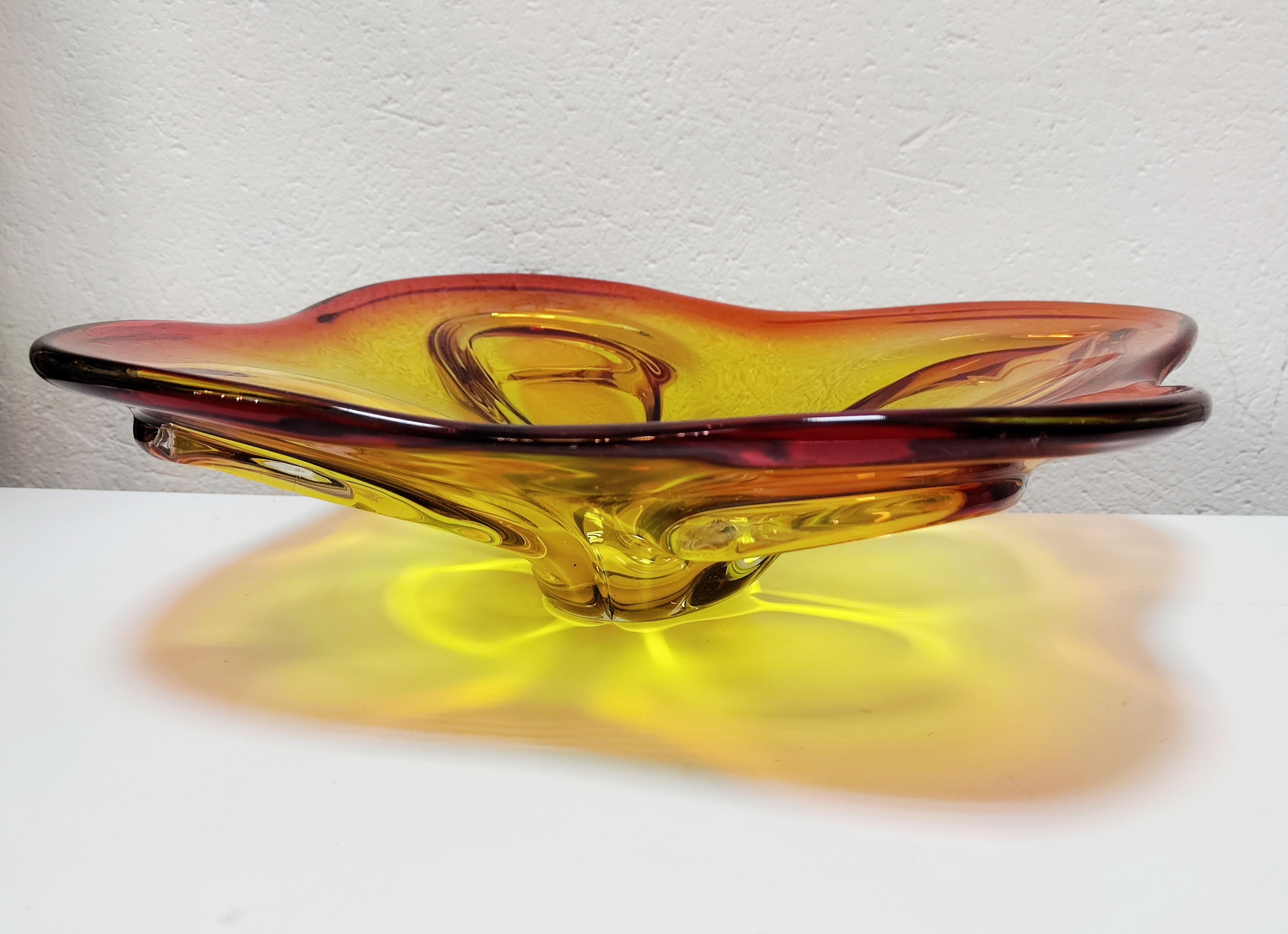 Extra Large Mid Century Modern Yellow and Orange Murano Glass Centerpiece In Good Condition For Sale In Beograd, RS