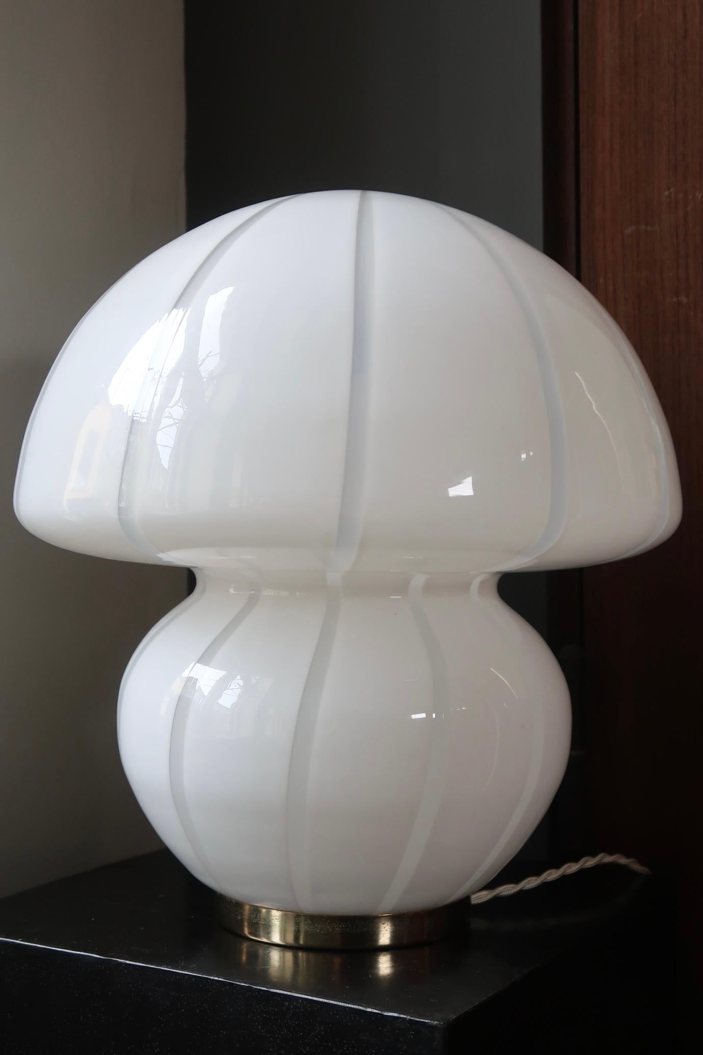 Extra Large Murano Mushroom Lamp White Swirl Mouth Blown Glass, Italy 1970s For Sale 2