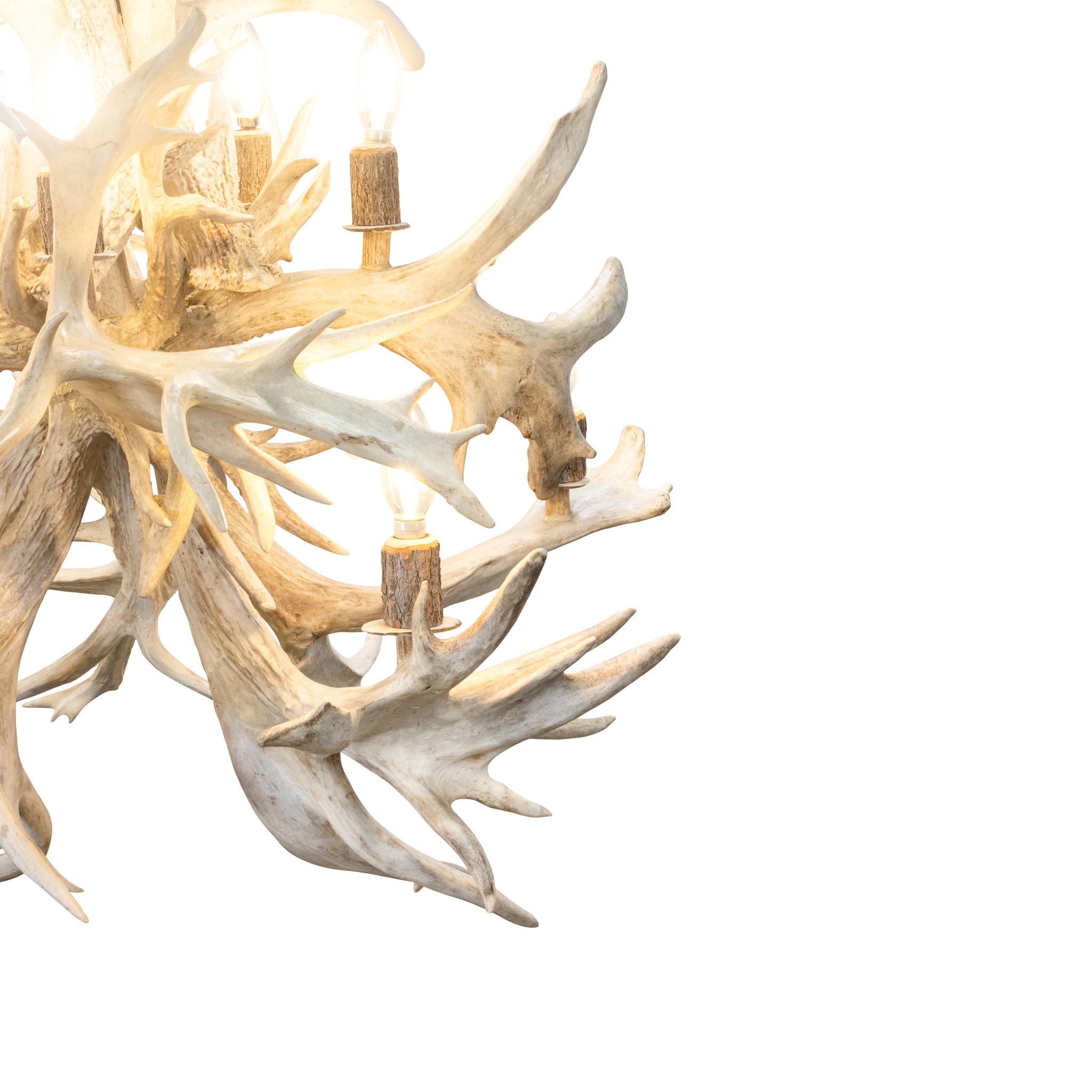 Américain Très grand lustre à boule de feu en bois de cerf de Virginie naturel en vente