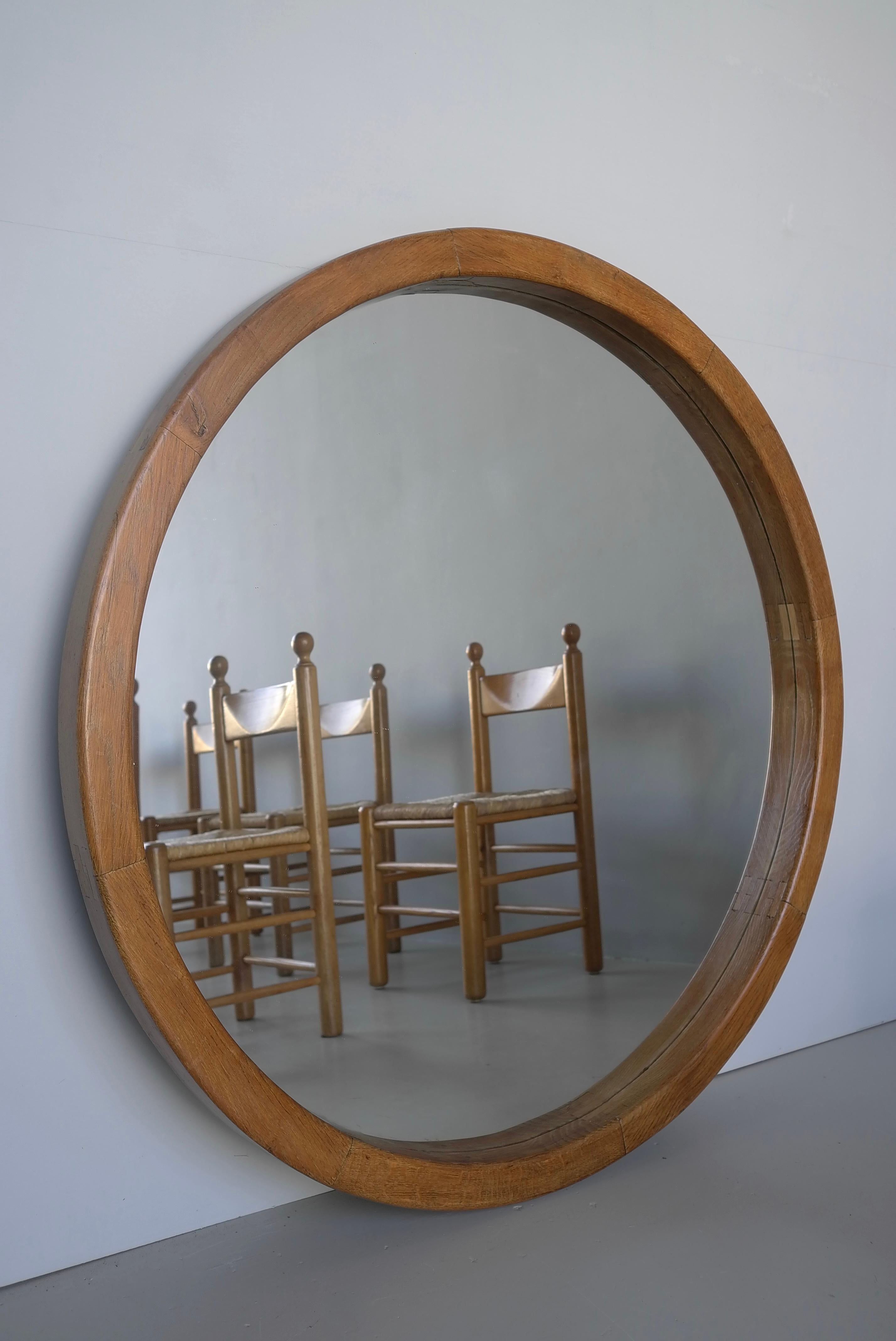 Très grand miroir mural rond dans le style de Pierre Chapo, France, années 1960 en vente 4