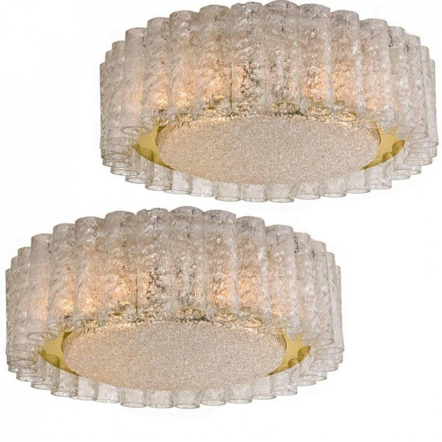 Laiton Très grand luminaire encastré en verre organique et laiton de Doria, 1970 en vente