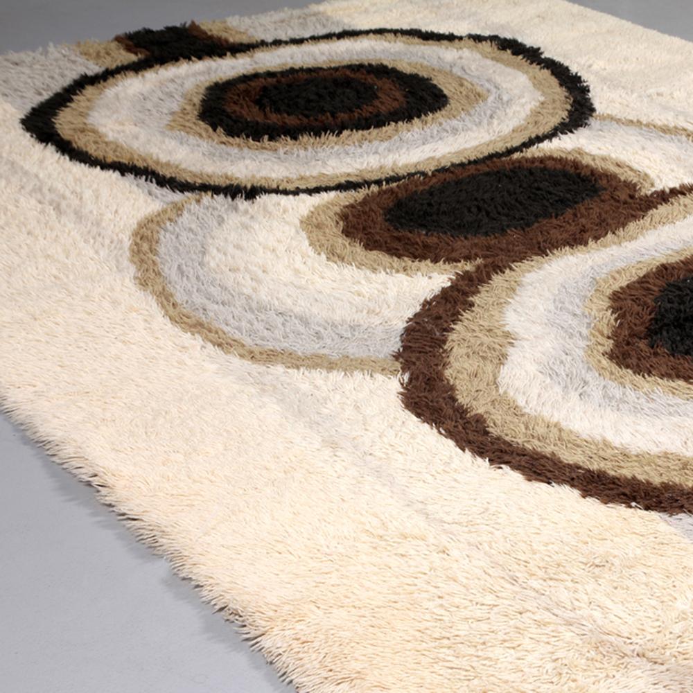 Extra large tapis scandinave Rya beige à poils longs d'origine d'E Ege Taepper, années 1960 en vente 1