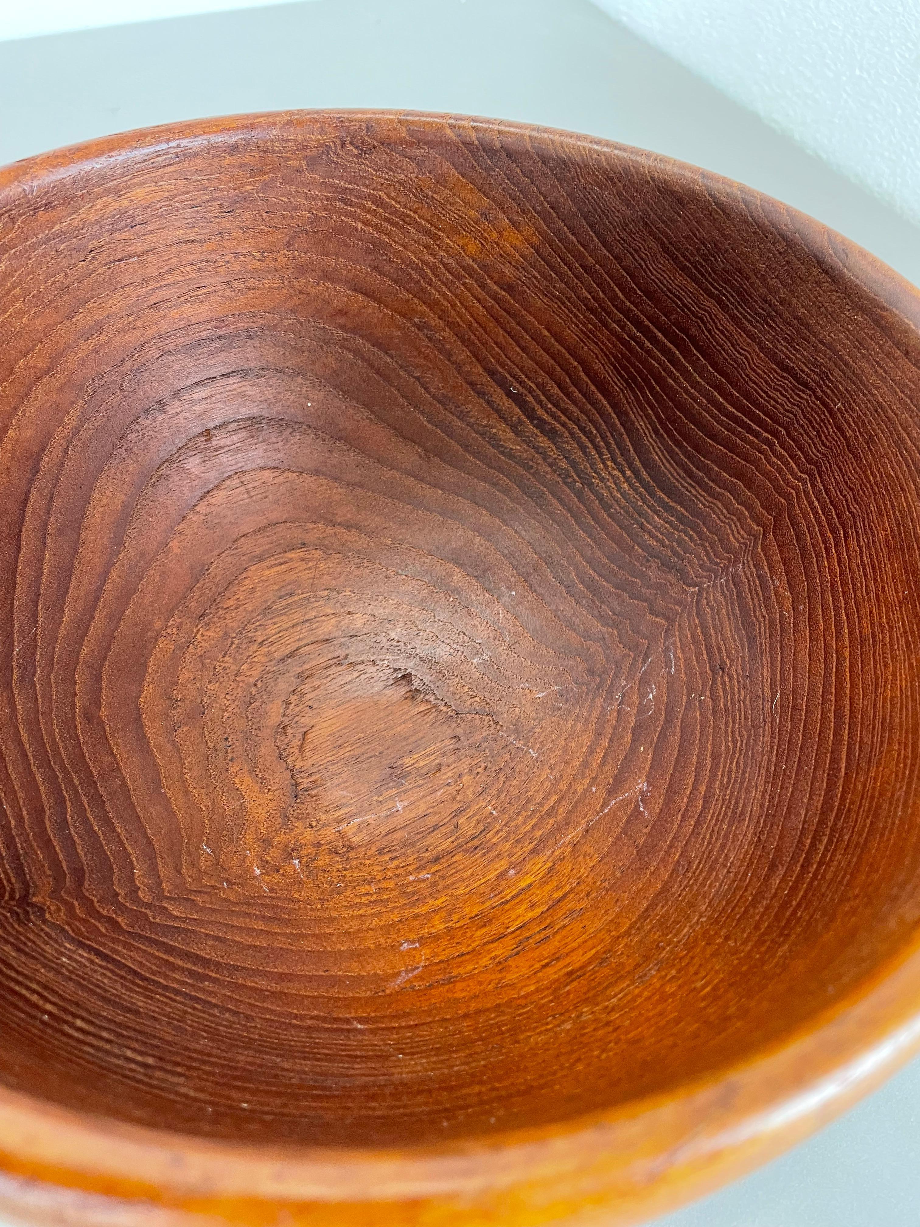 Très grand bol à coquillages vintage d'origine en bois de teck massif, Autriche, 1970 en vente 4