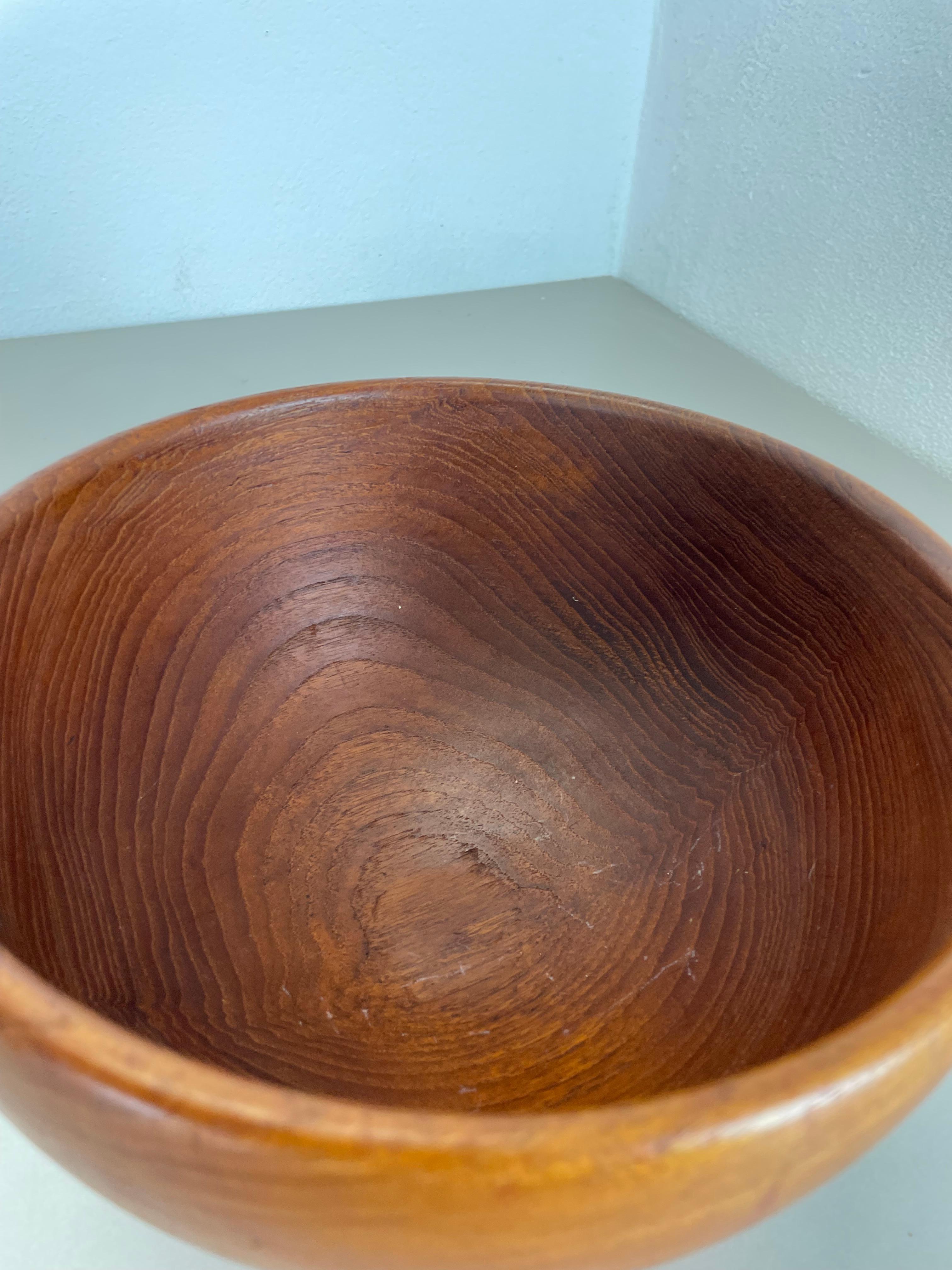 Extra Large Original Vintage Shell Bowl in Solid Teak Wood, Austria, 1970s For Sale 3