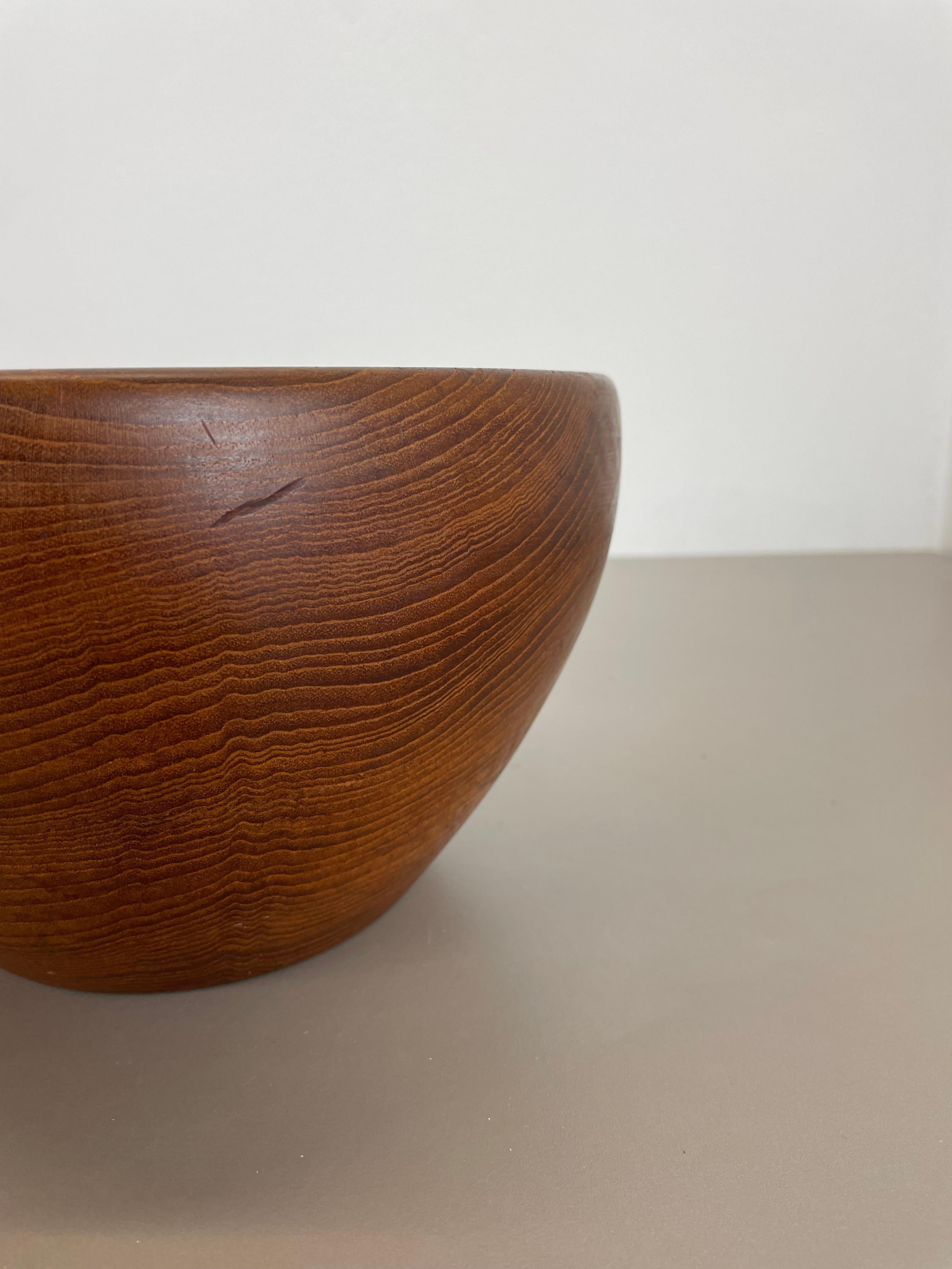 Extra Large Original Vintage Shell Bowl in Solid Teak Wood, Austria, 1970s For Sale 6