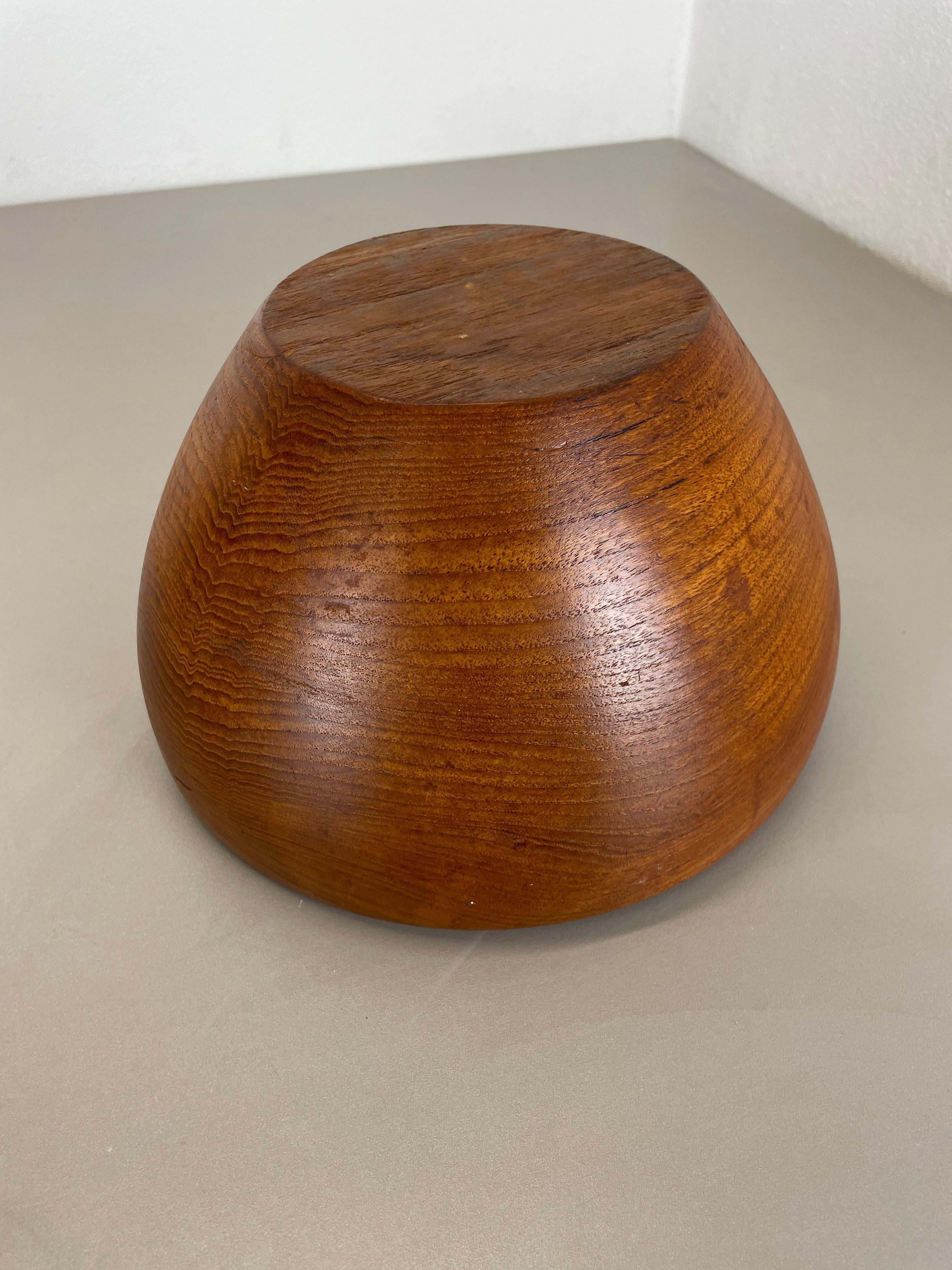 Extra Large Original Vintage Shell Bowl in Solid Teak Wood, Austria, 1970s For Sale 8