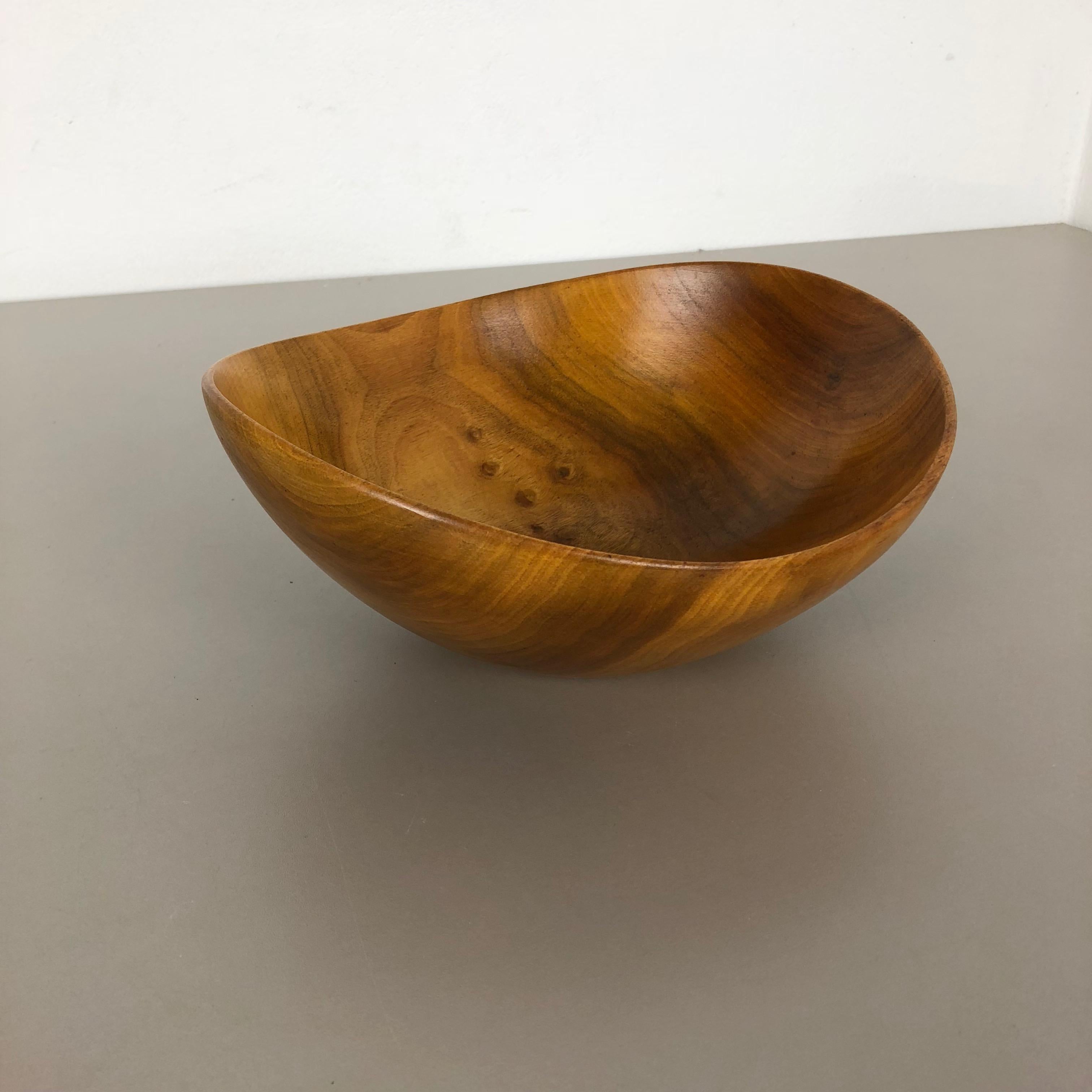 20th Century Extra Large Original Vintage Shell Bowl in Solid Walnut Wood, Germany, 1970s