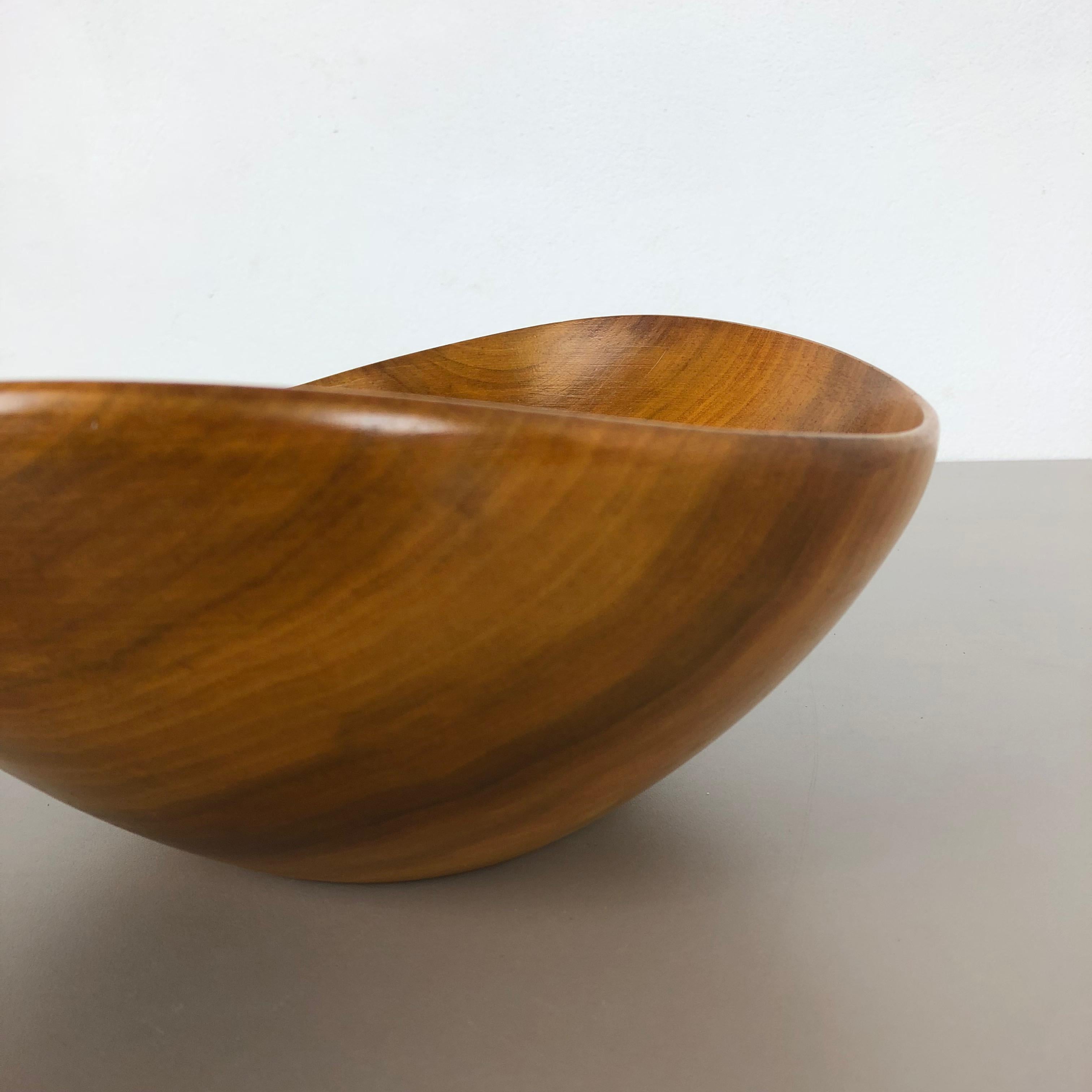 Extra Large Original Vintage Shell Bowl in Solid Walnut Wood, Germany, 1970s 4