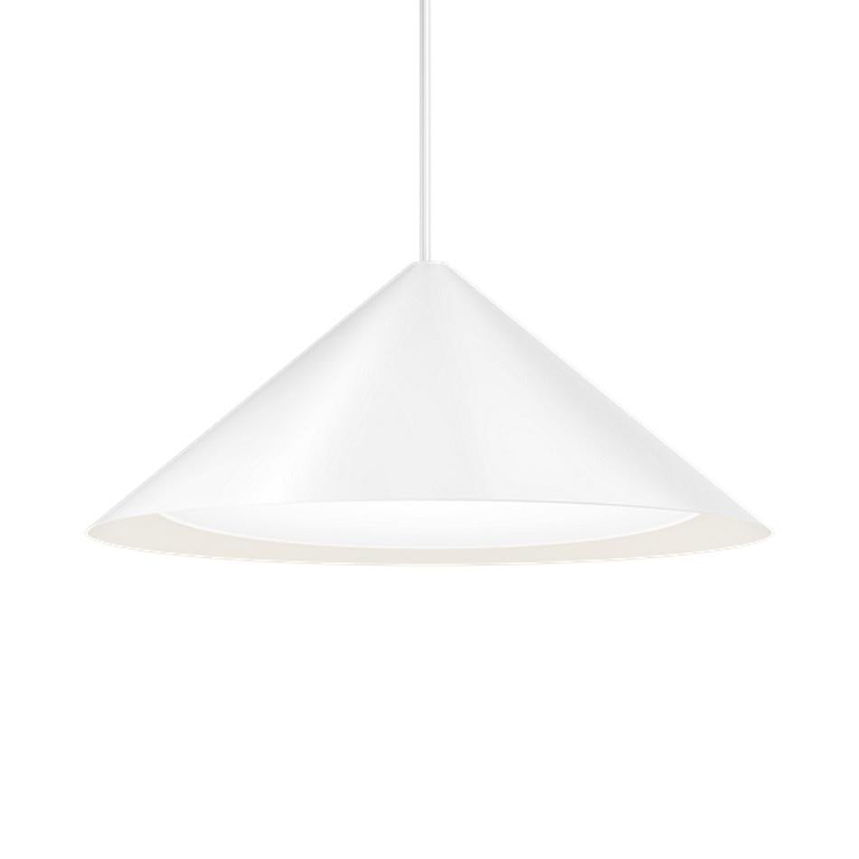 Lampada a sospensione extra large di Louis Poulsen
Misure: Larghezza 650 x altezza 270 x lunghezza 650 (mm), 6,5 kg
Materiale: Alluminio filato. Diffusore curvo incorporato: Policarbonato stampato a iniezione. Tettuccio: Yes One Lunghezza del