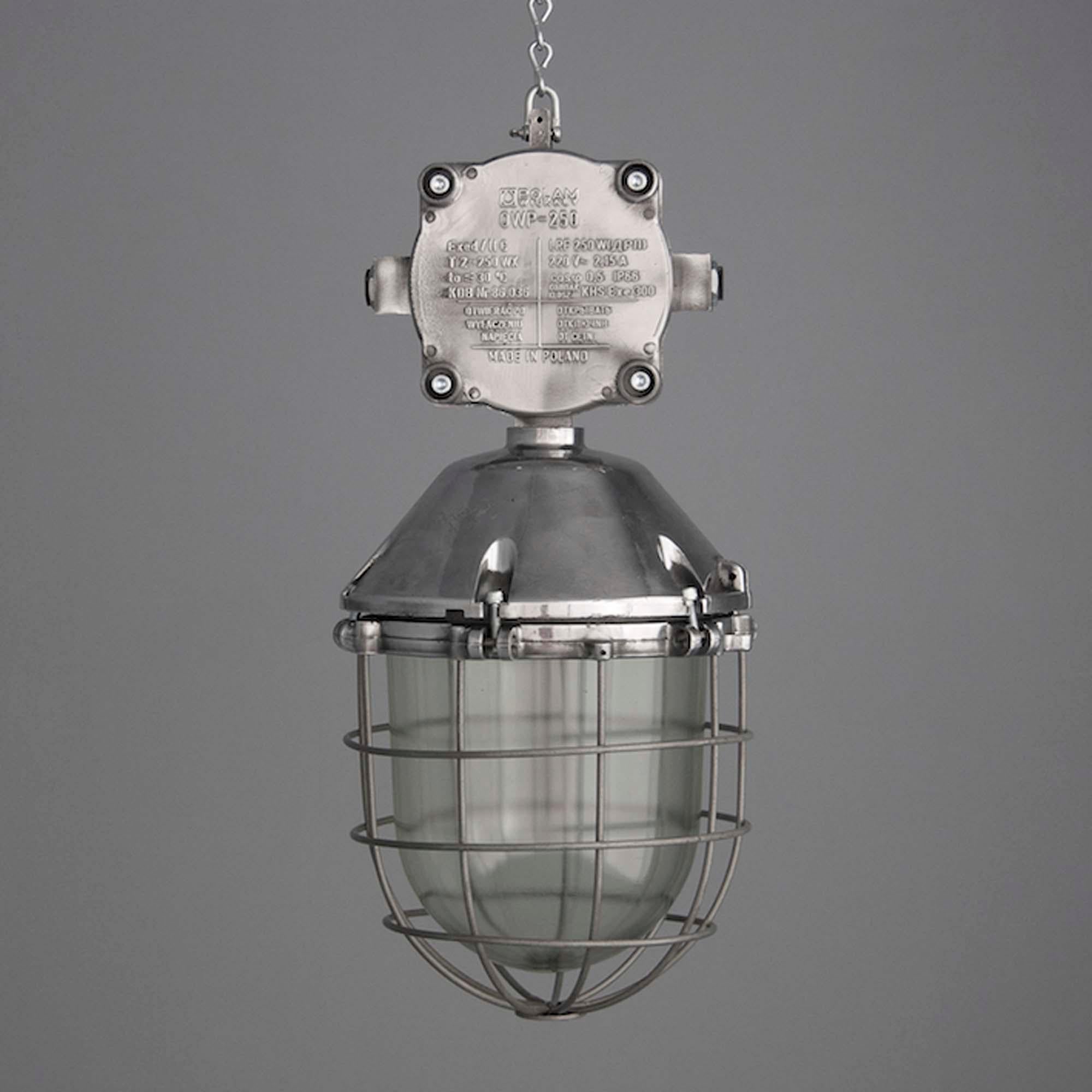 Extra große polnische Vintage-Industriekäfig-Deckenleuchte von Polam-Wilkasy (Industriell) im Angebot