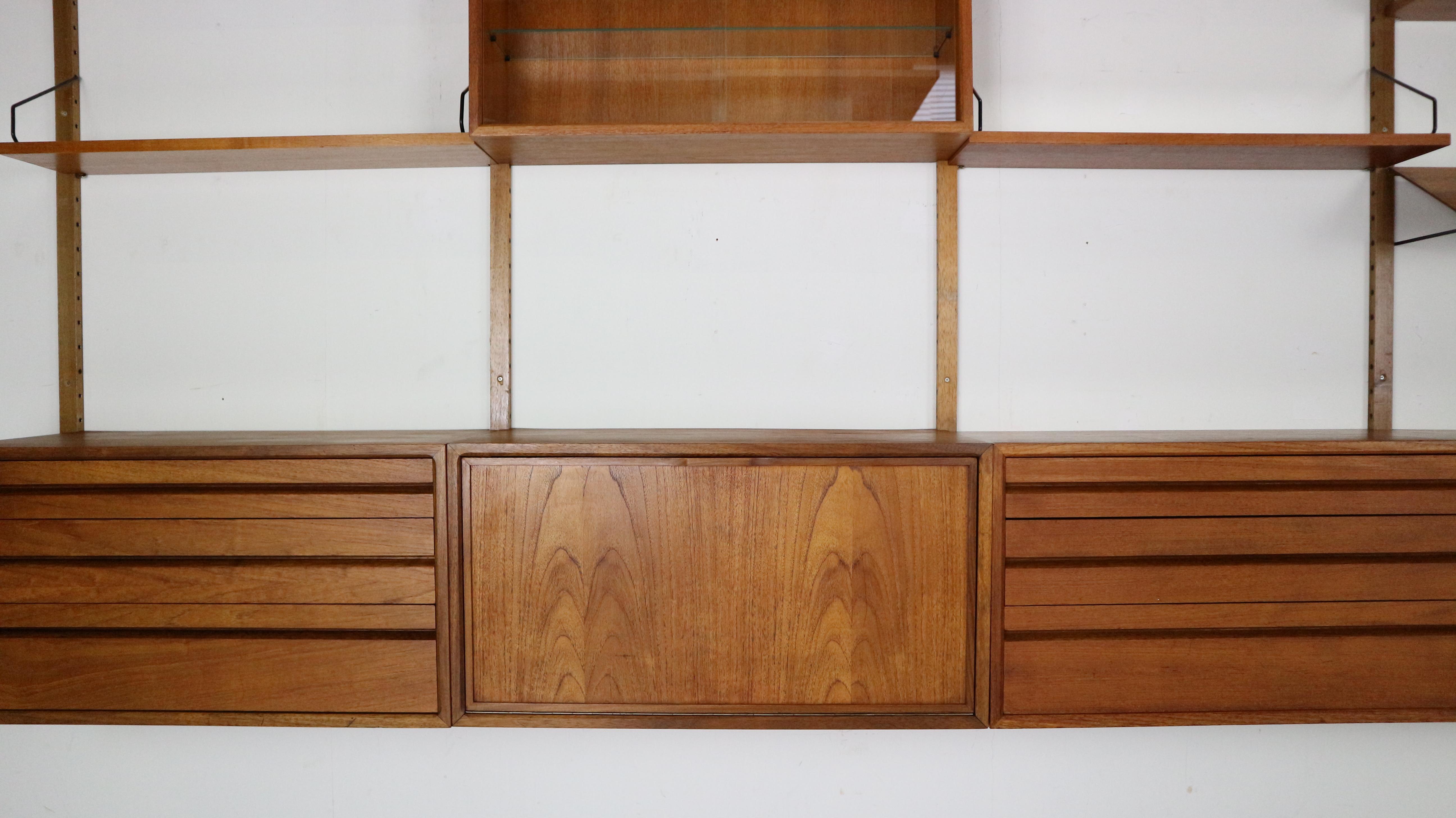 Extra Large Poul Cadovius for Royal System Wall System or Shelving Unit, 1950s In Good Condition In The Hague, NL