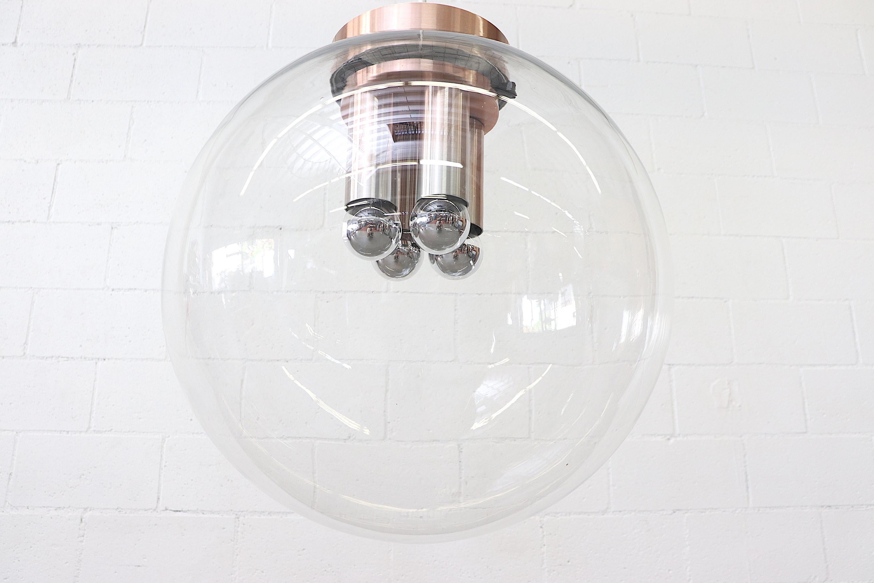 Fin du 20e siècle Grande lampe RAAK en verre soufflé à la main avec quincaillerie aux tons cuivrés en vente