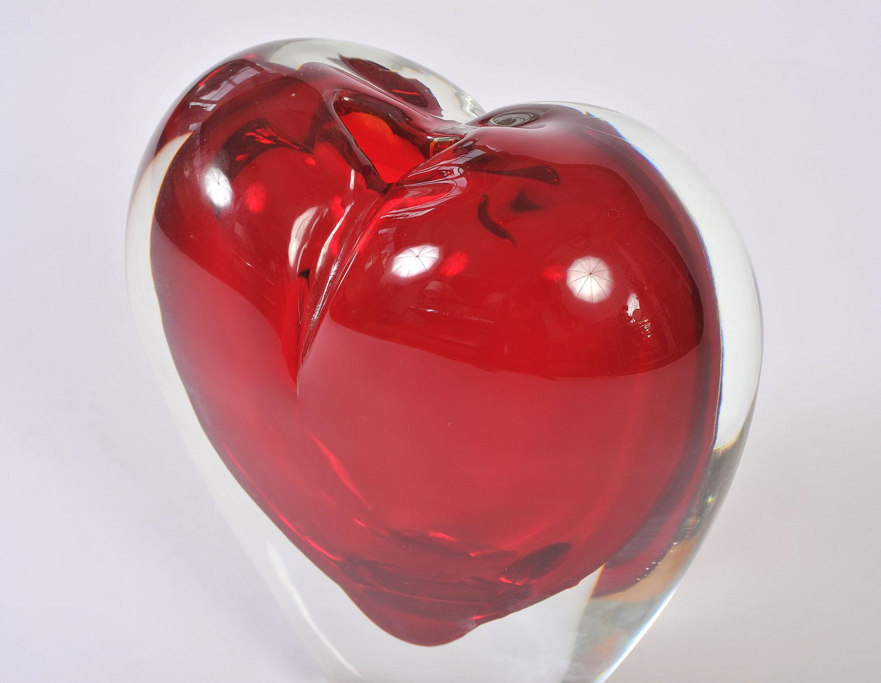 Vaso o scultura a cuore extra large in vetro di Murano rosso In condizioni buone in vendita a London, GB