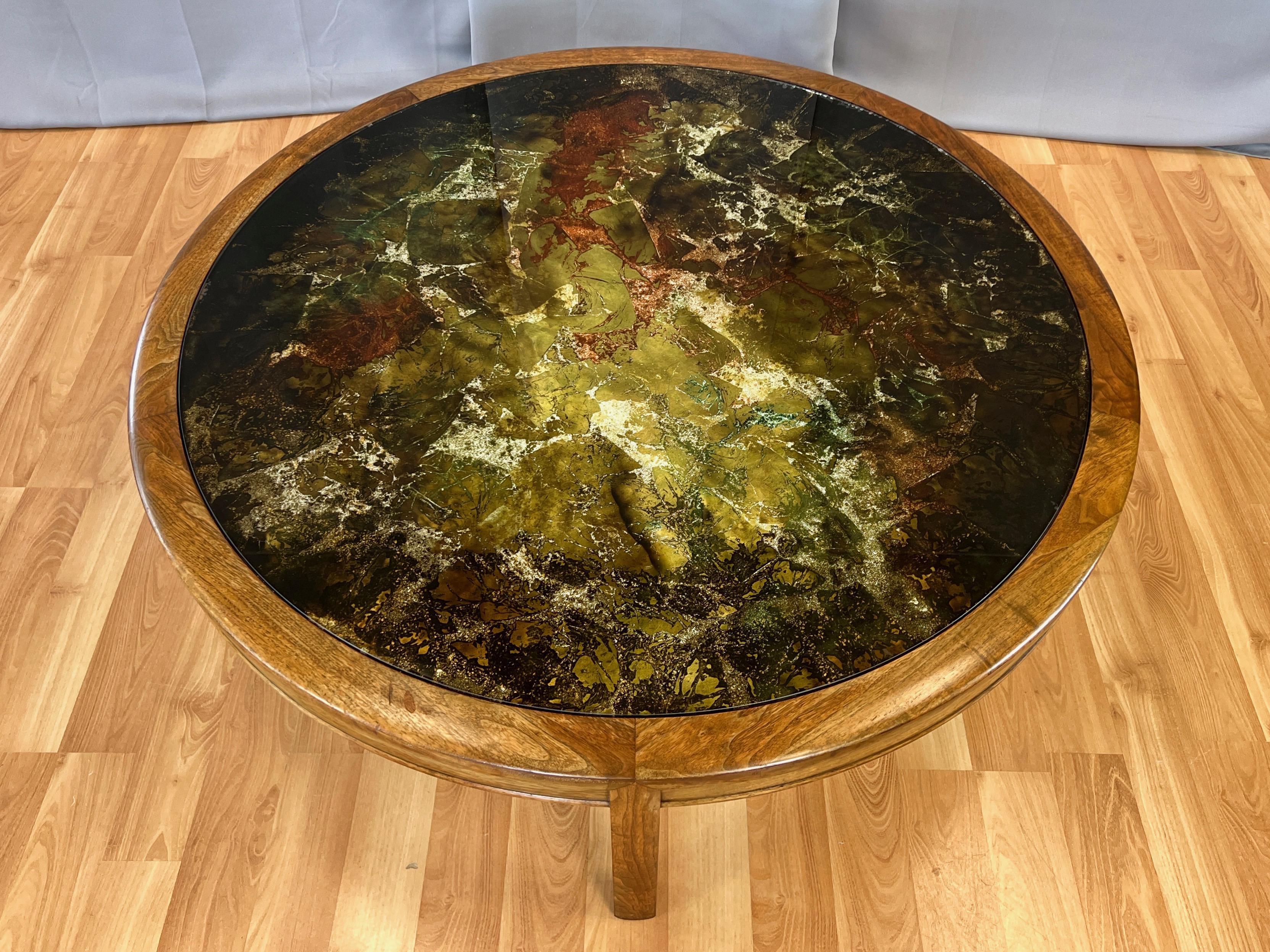 Mid-Century Modern Extra-Large Round Abstract Verre Églomisé and Walnut Coffee Table, Late 1960s