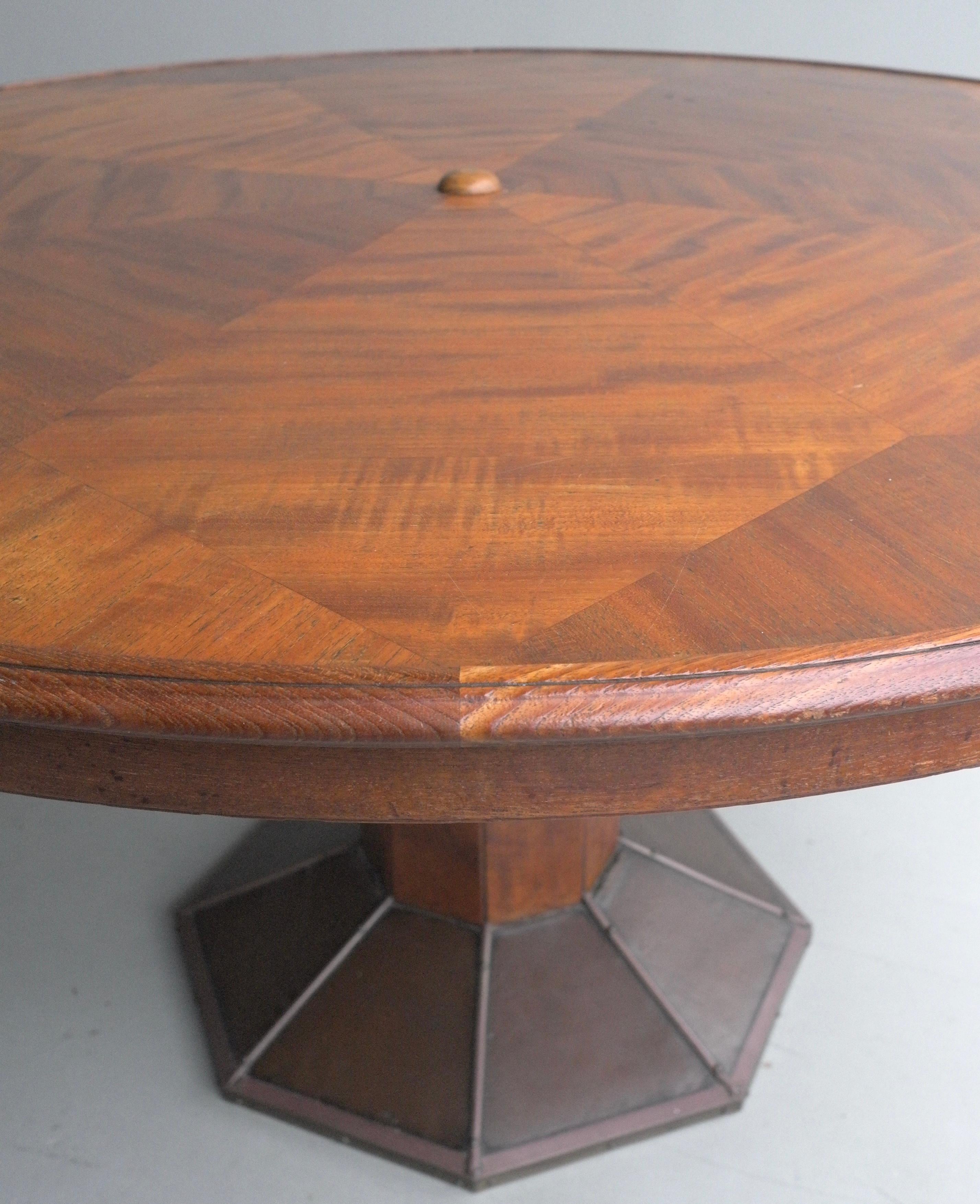 Large Round Sculptural Wooden Art Deco Dining Table by H.Pander & Zonen For Sale 1