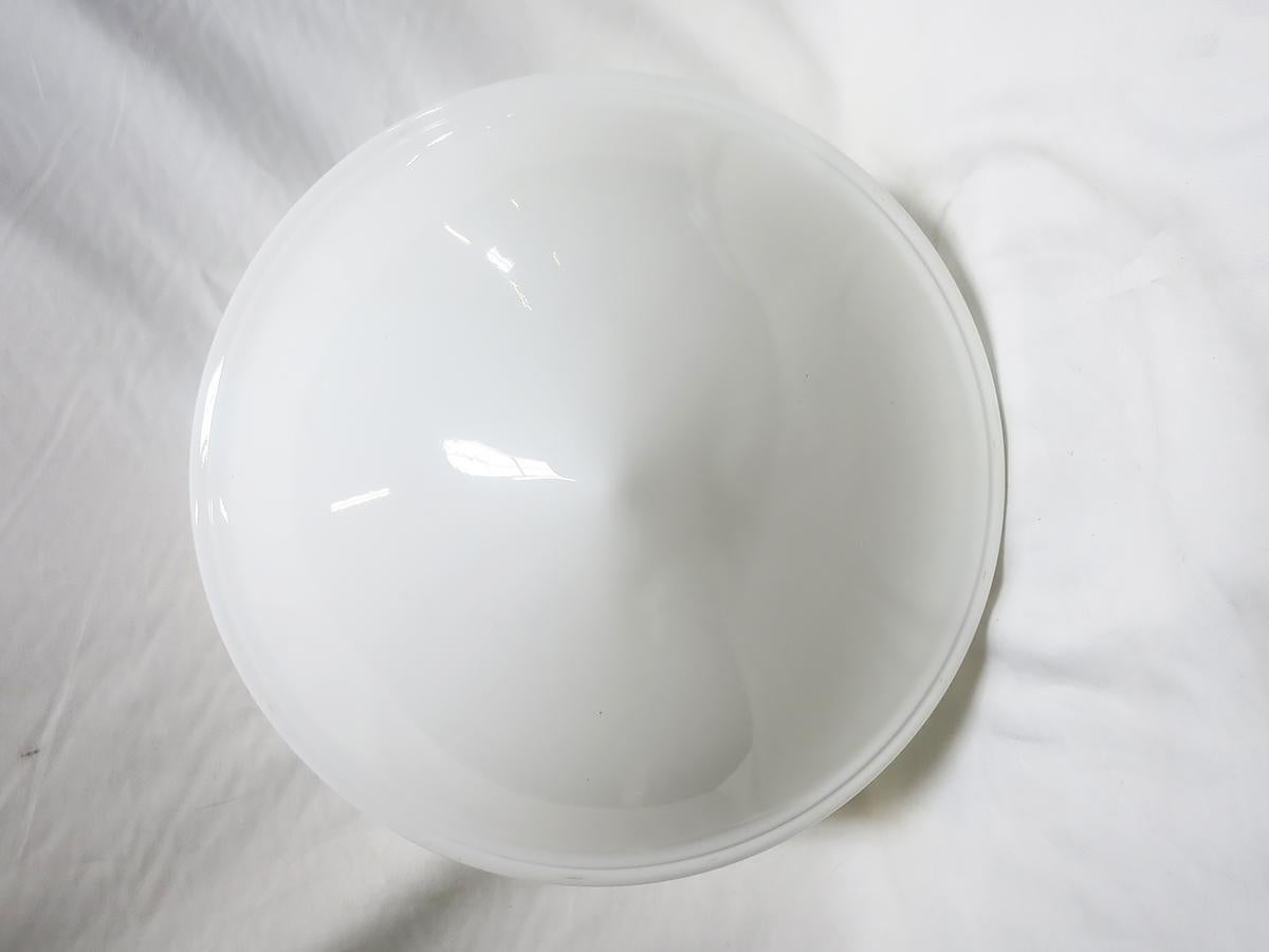 Lampe d’école suspendue globe en verre mélangé en forme de cône:: extra-large Excellent état - En vente à Van Nuys, CA