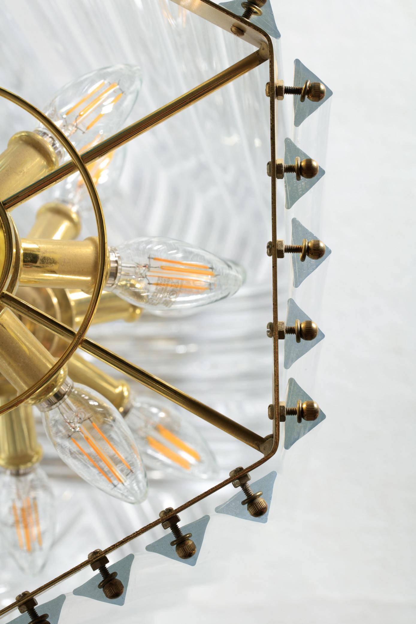 Extra Large Sculptural Lucite and Brass Chandelier, circa 1970s For Sale 7
