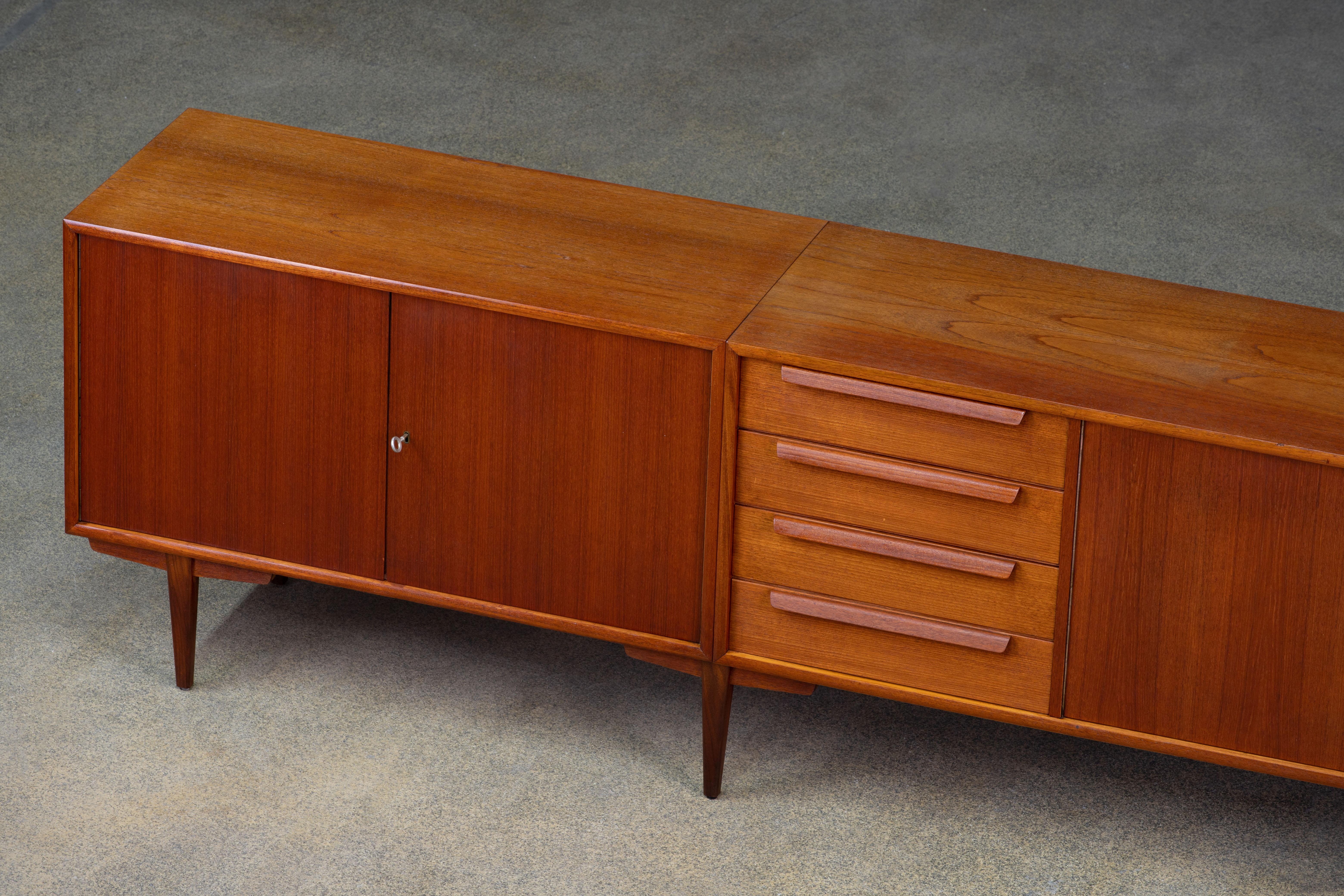 Mid-Century Modern Extra-large sideboard in Teak, Denmark, 1960s