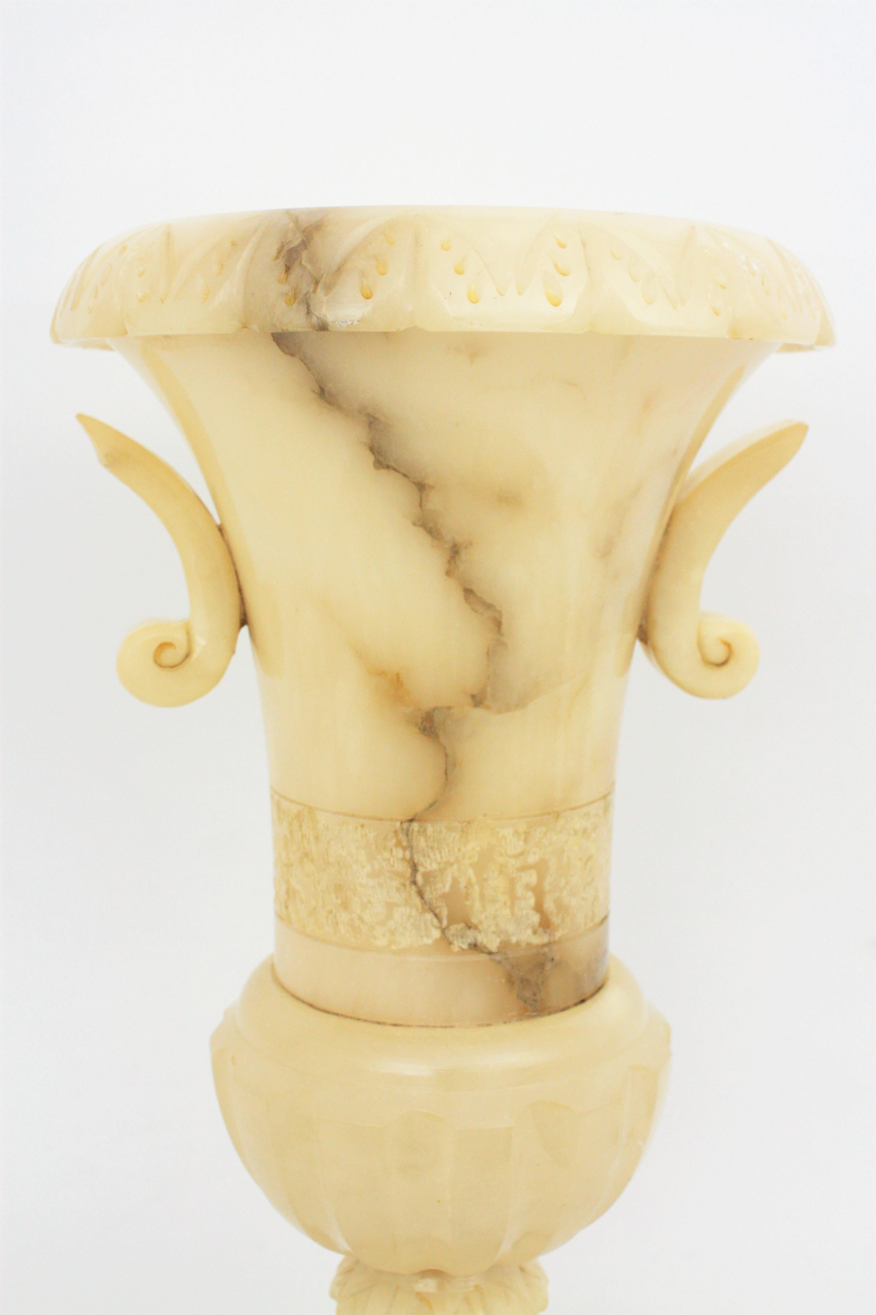 Extra Large Spanish 1930s Neoclassical Art Deco Alabaster Urn Table Lamp In Good Condition In Barcelona, ES