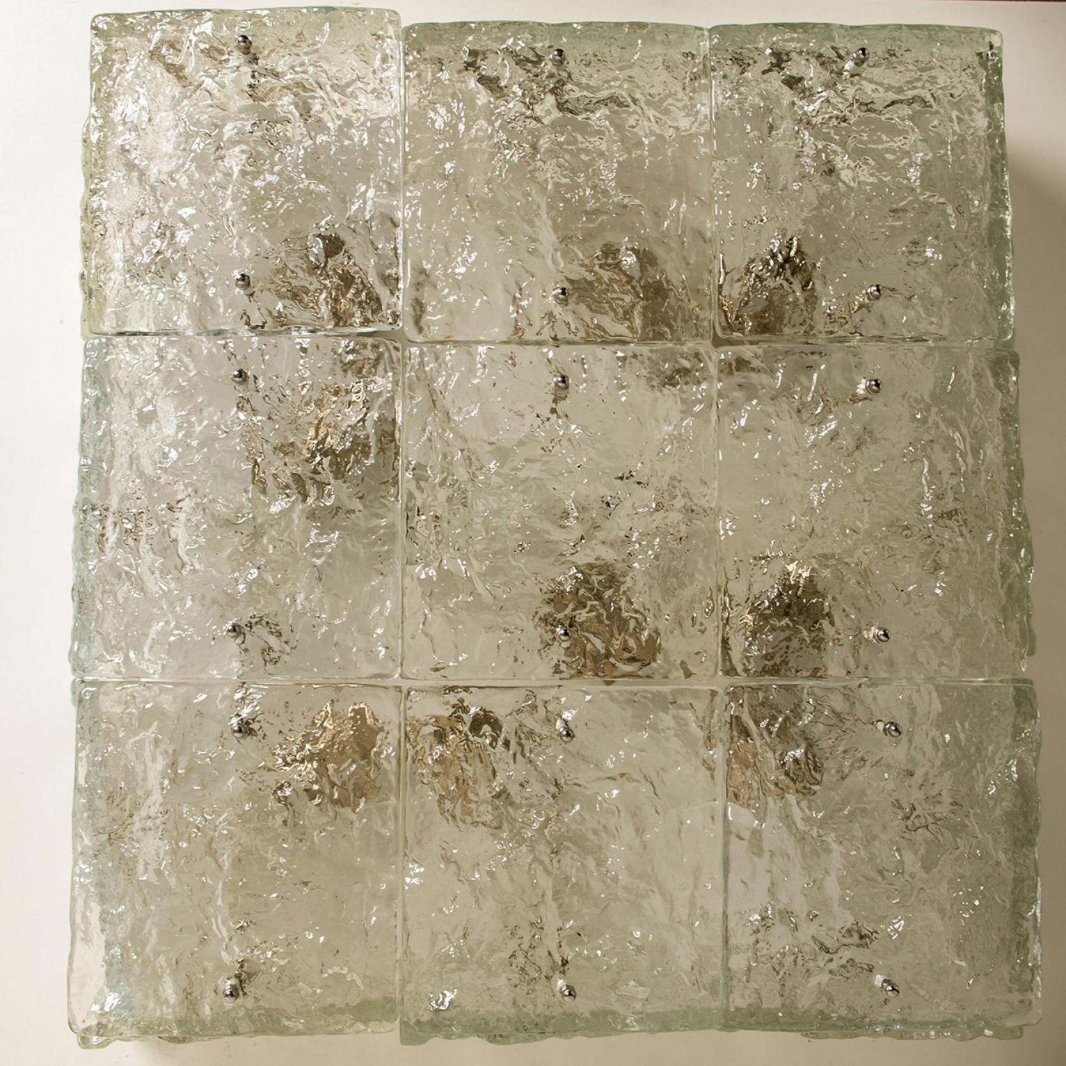 Extra Large Square Glass Flush Mountains by J.T. Kalmar, Europe, Autriche, années 1970 Bon état - En vente à Rijssen, NL