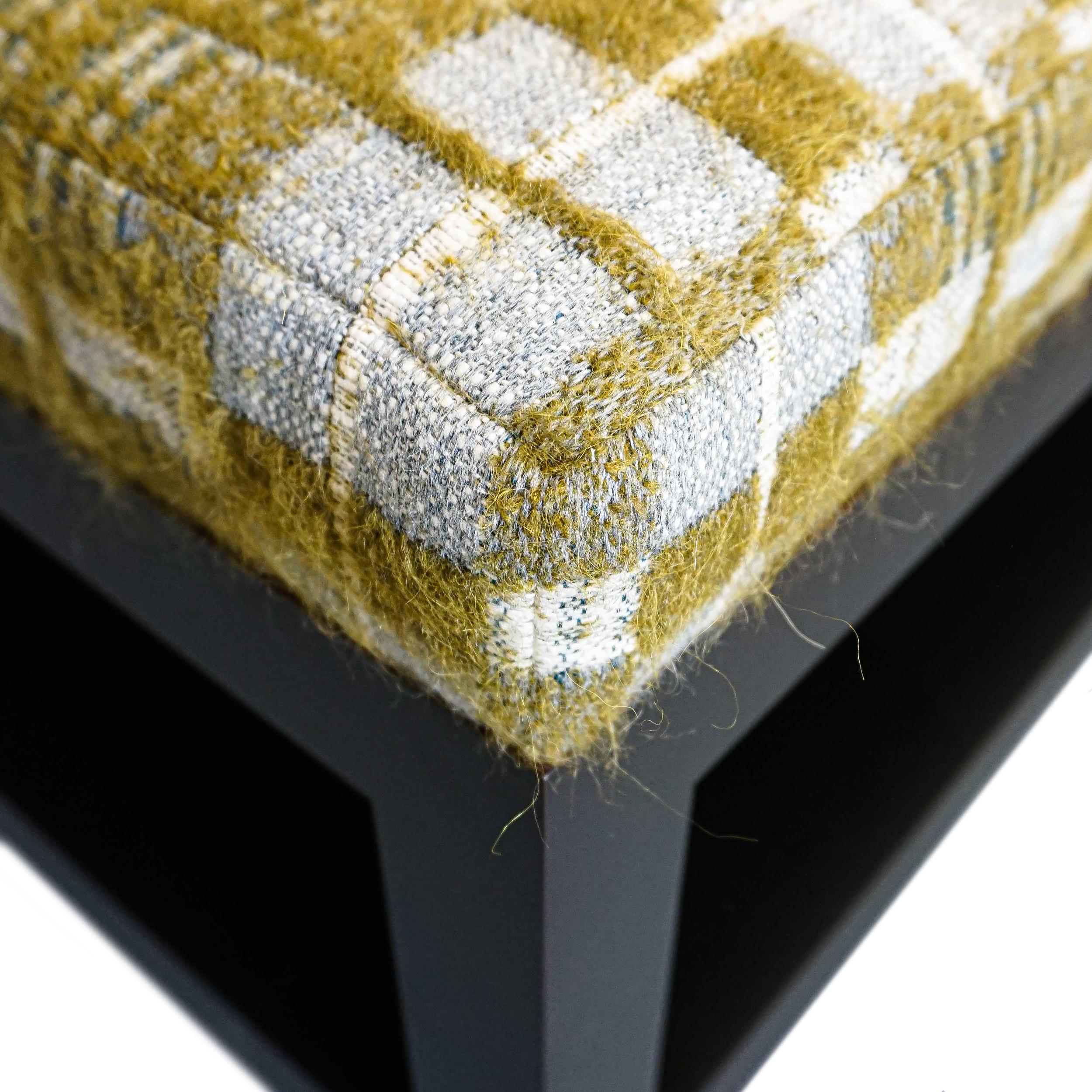 Pouf carré extra-large en laine mélangée à carreaux Jacquard en vente 1