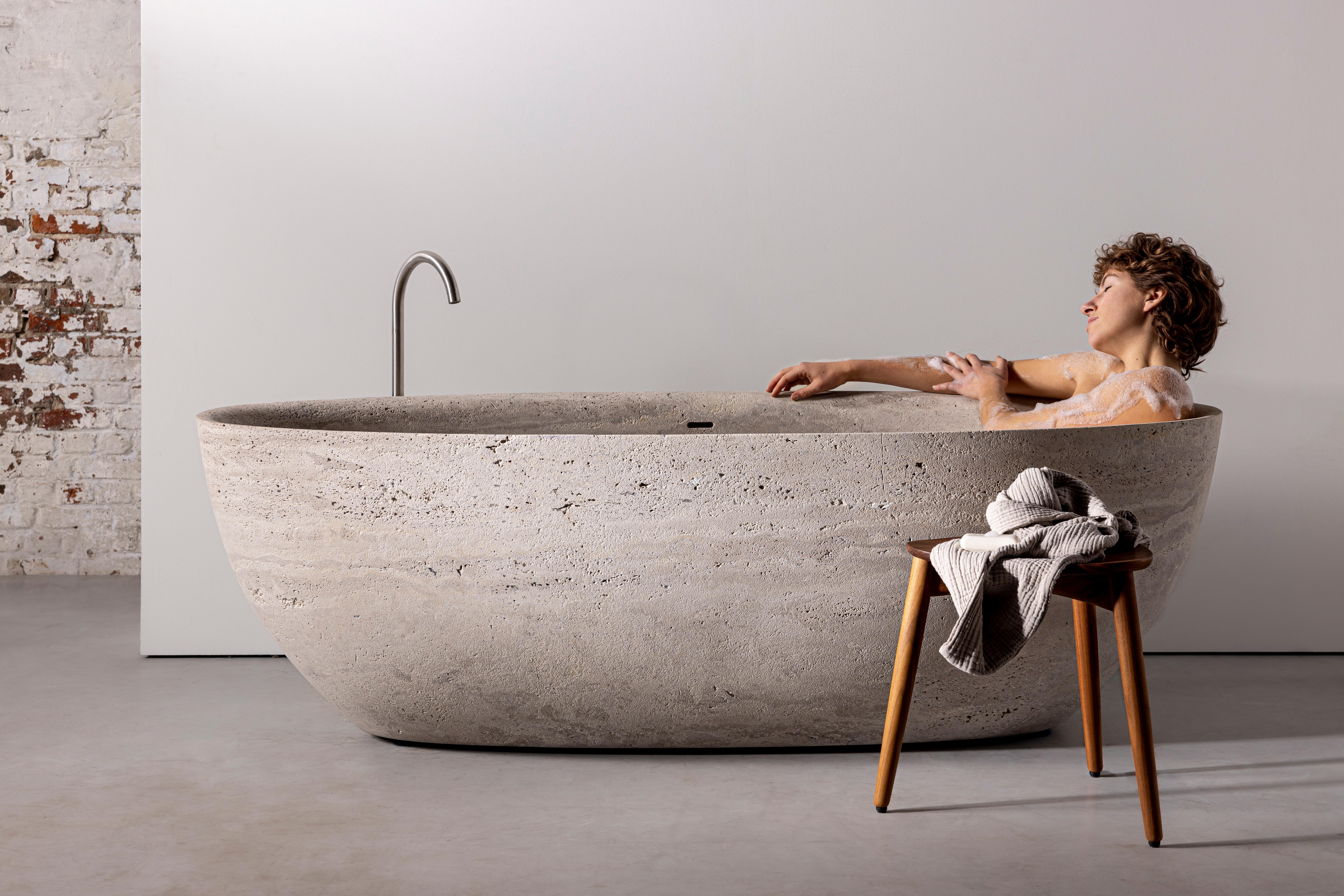 Extra Large Stone Bathtub by Studio Loho In New Condition In Geneve, CH
