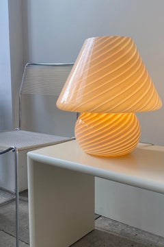 Extra large lampe de bureau vintage de Murano en verre champignon jaune crème tourbillonnant