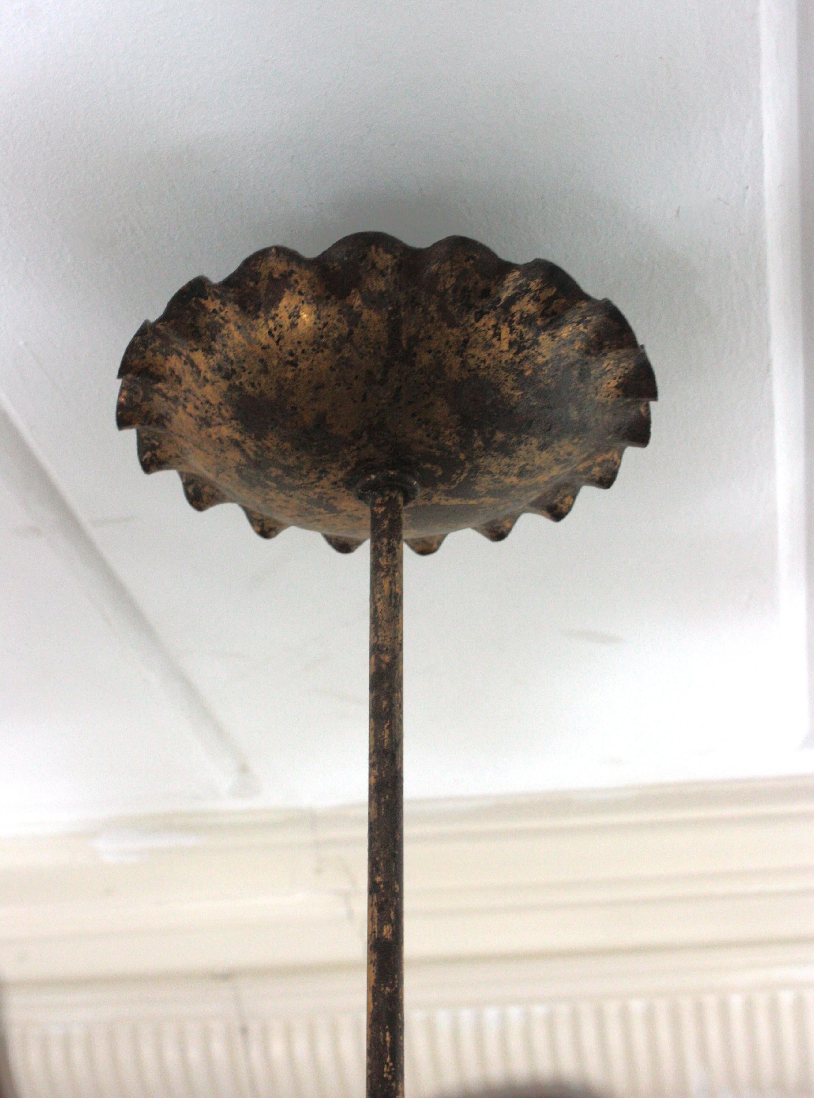Extra Large Sunburst Chandelier / Lights Fixture in  Fer doré, Espagne, années 1940 en vente 12