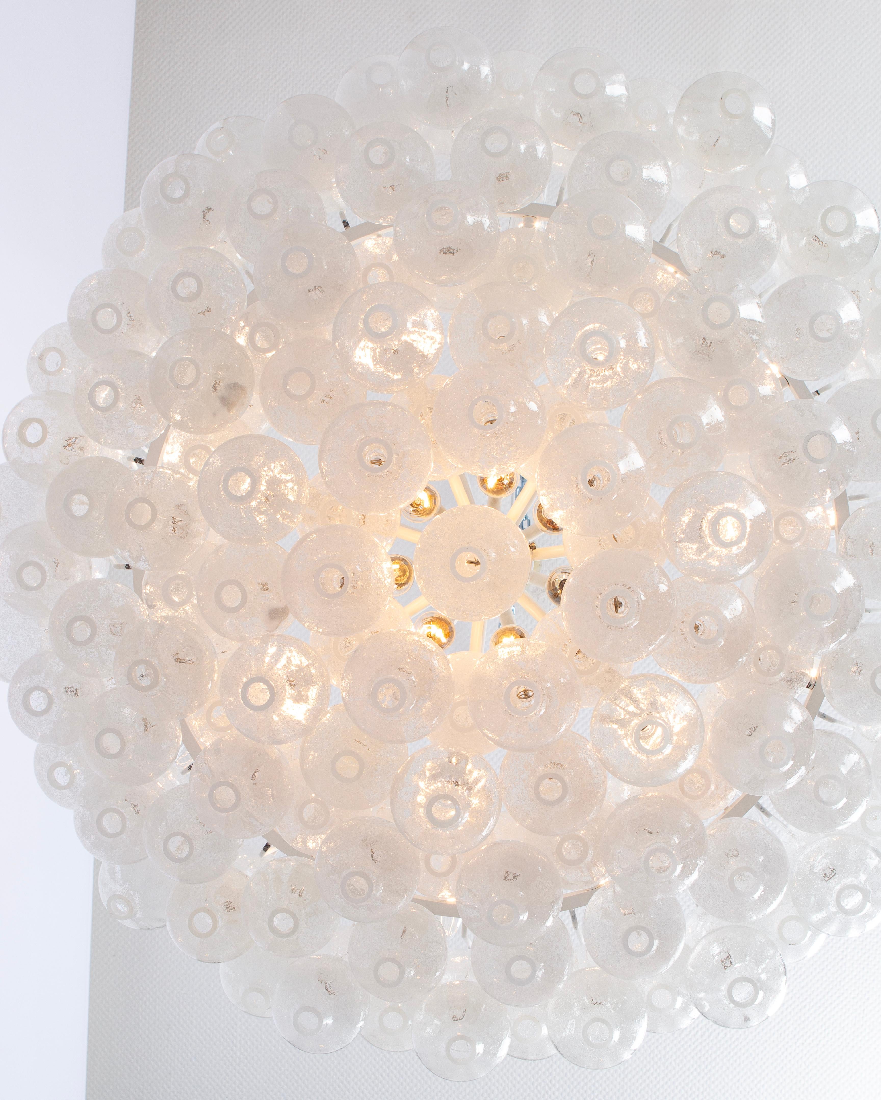 1 of 2 Extra Large Tulipan Glass Chandelier by Kalmar, Austria, 1960s For Sale 6
