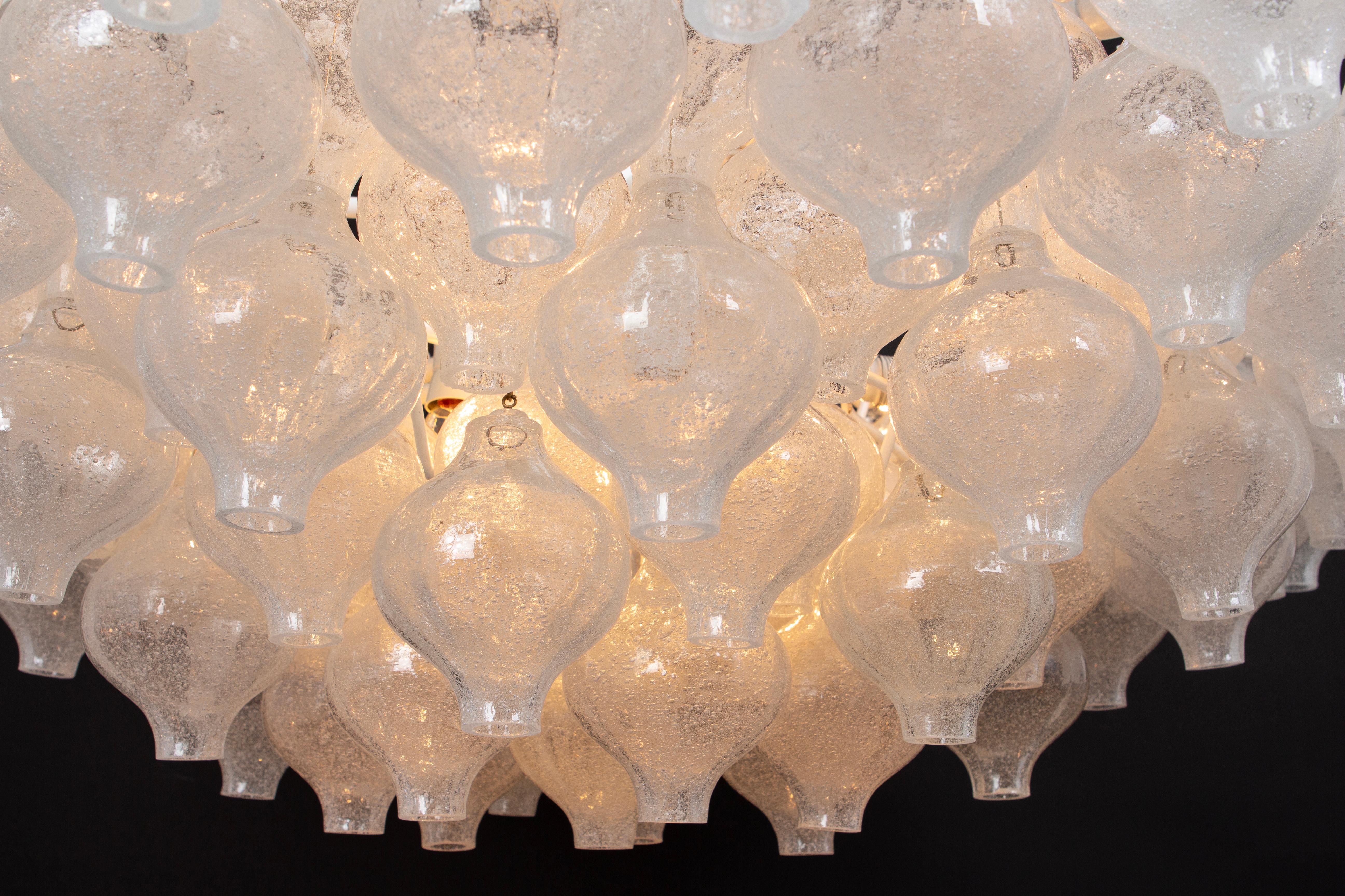 1 of 2 Extra Large Tulipan Glass Chandelier by Kalmar, Austria, 1960s For Sale 11