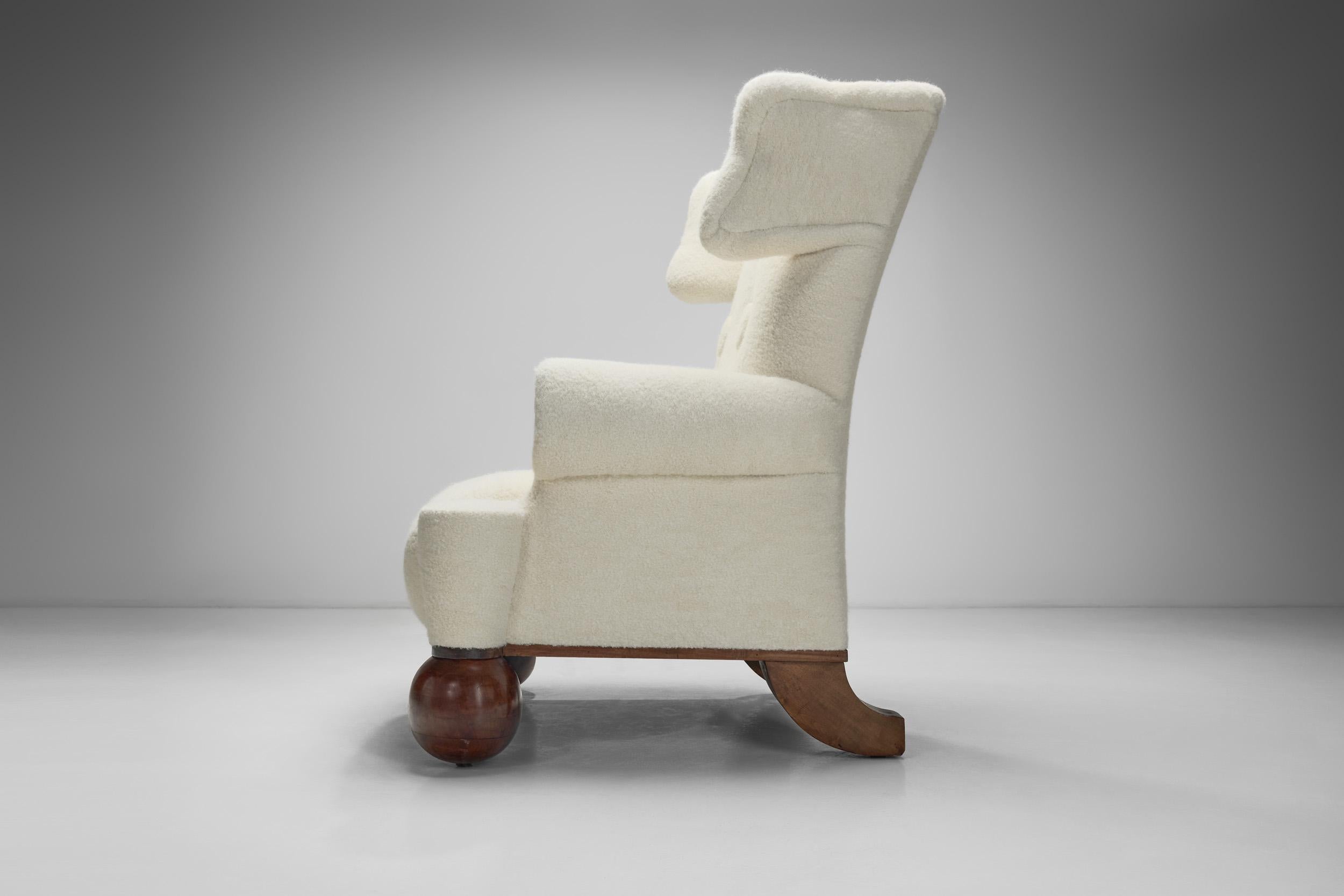 Sillón Wingback Extra Grande Tapizado, Europa Años 40 en venta 6