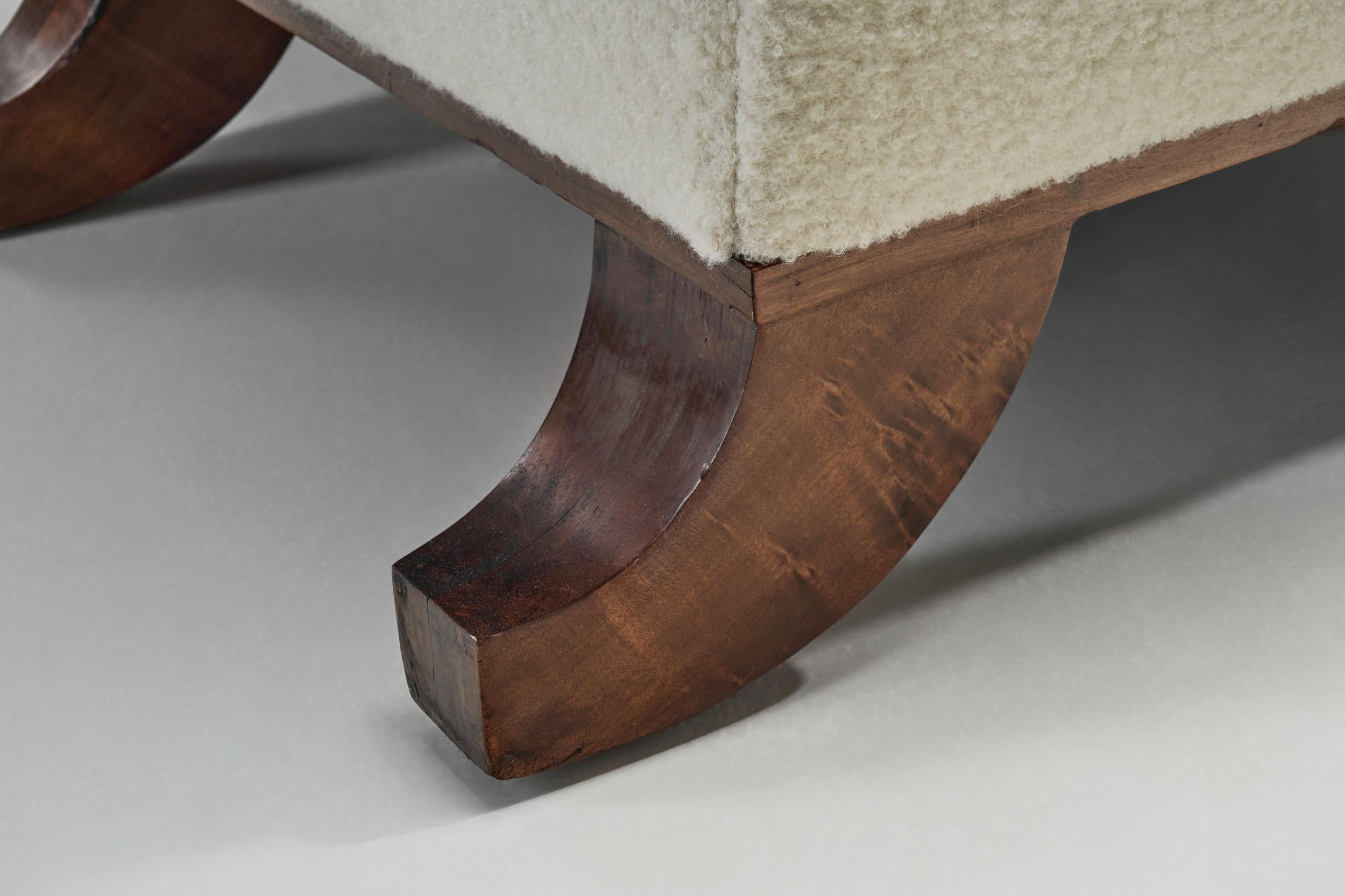 Sillón Wingback Extra Grande Tapizado, Europa Años 40 en venta 8