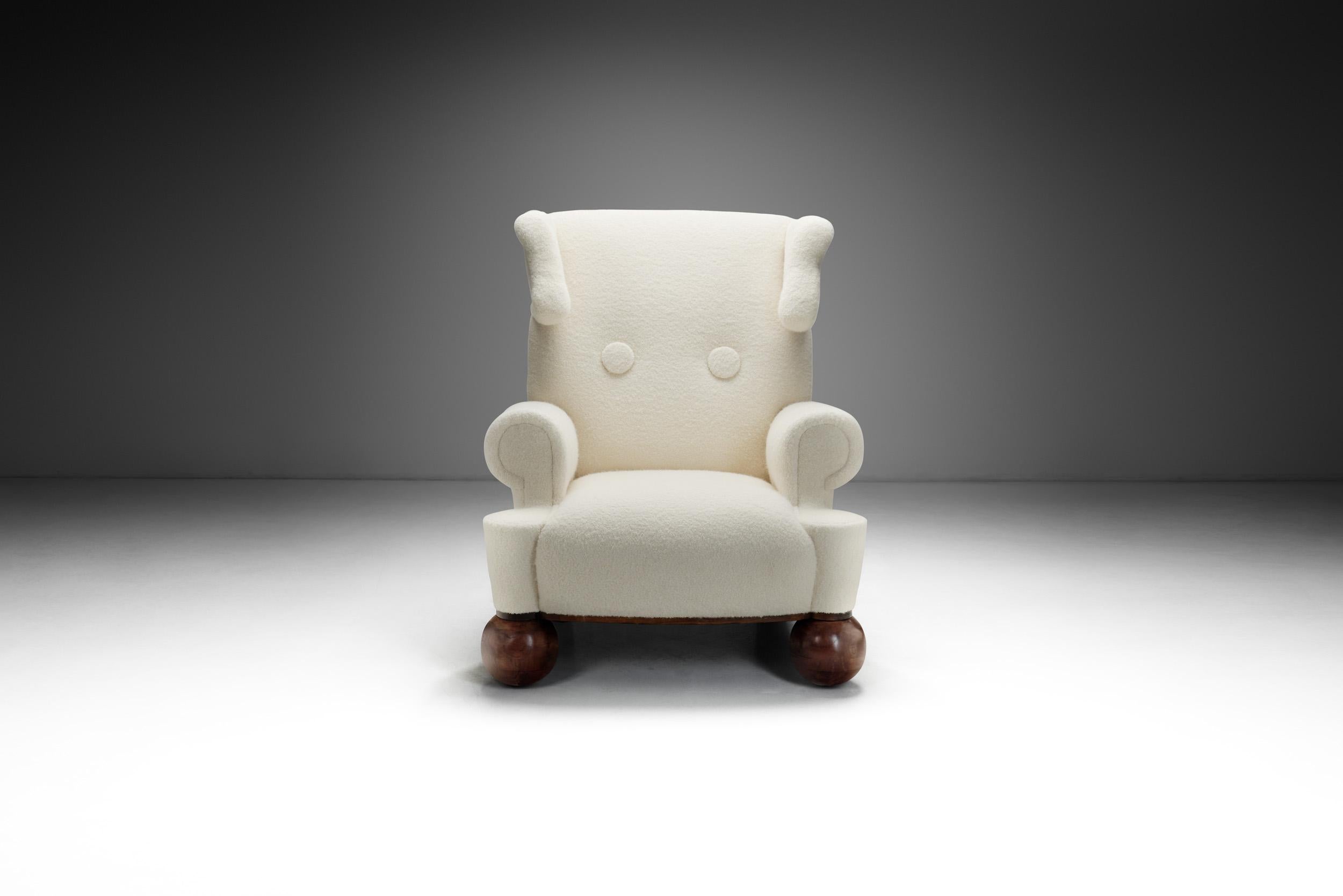 Sillón Wingback Extra Grande Tapizado, Europa Años 40 Moderno de mediados de siglo en venta