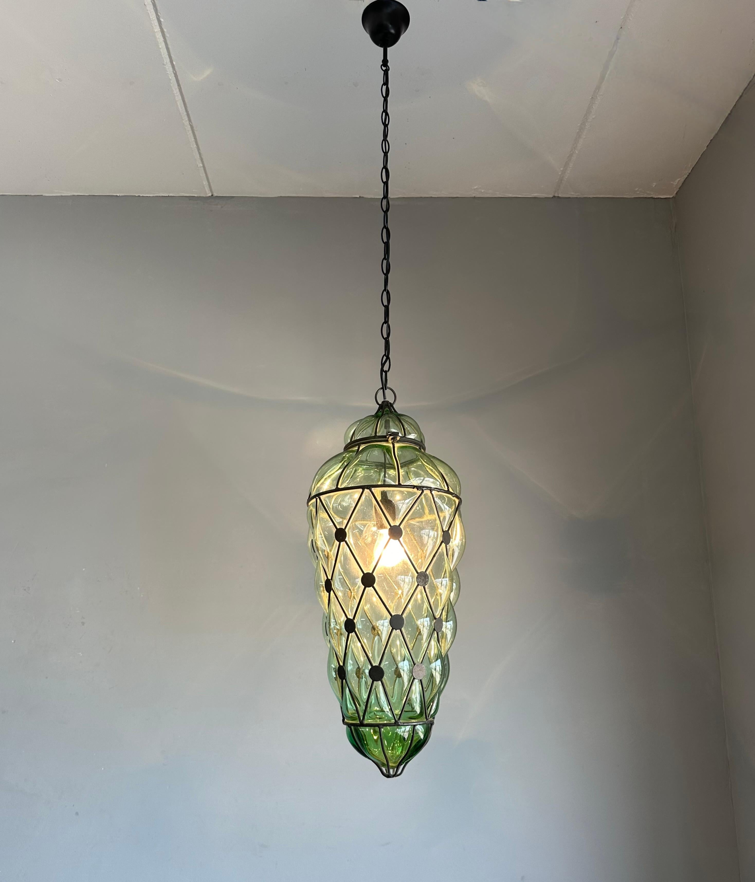 Lampada a sospensione extra large in vetro soffiato a bocca in stile veneziano con struttura in metallo in vendita 2