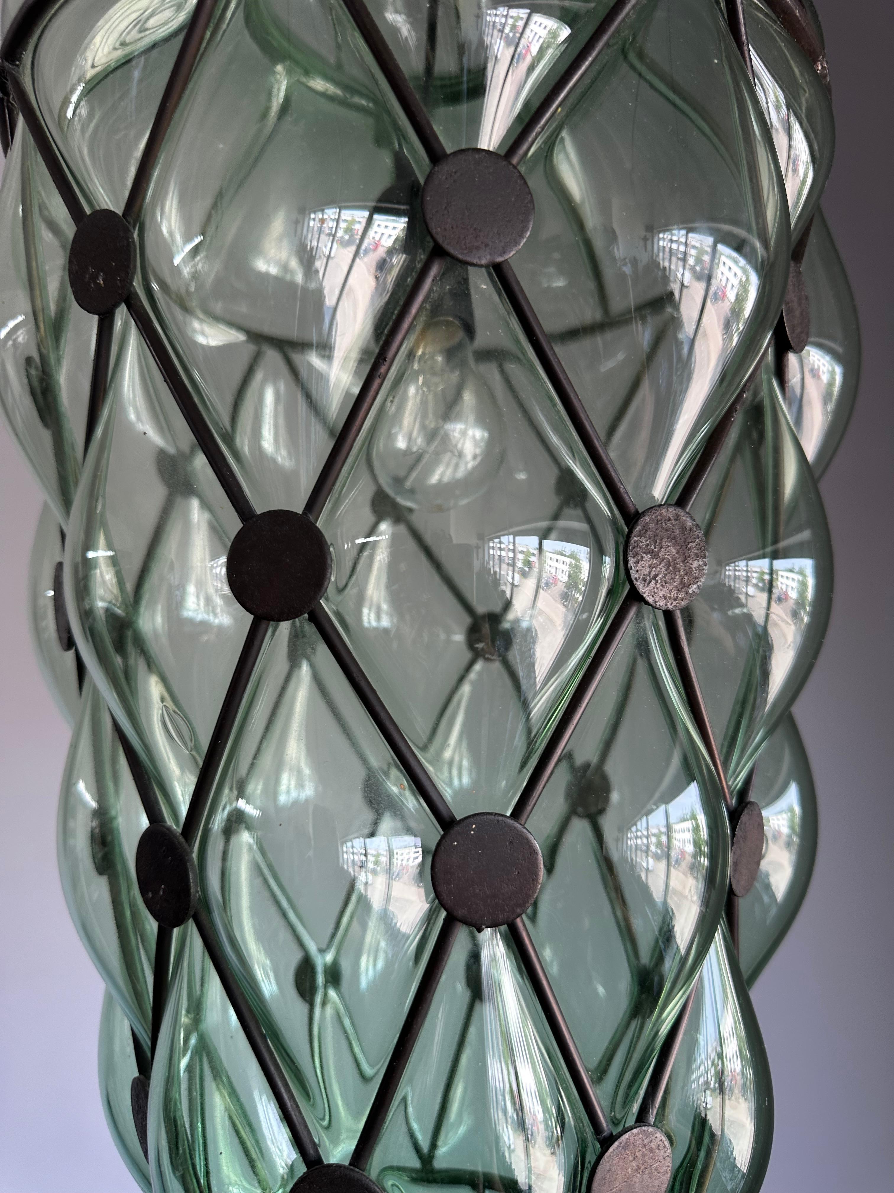 Lampada a sospensione extra large in vetro soffiato a bocca in stile veneziano con struttura in metallo in vendita 5