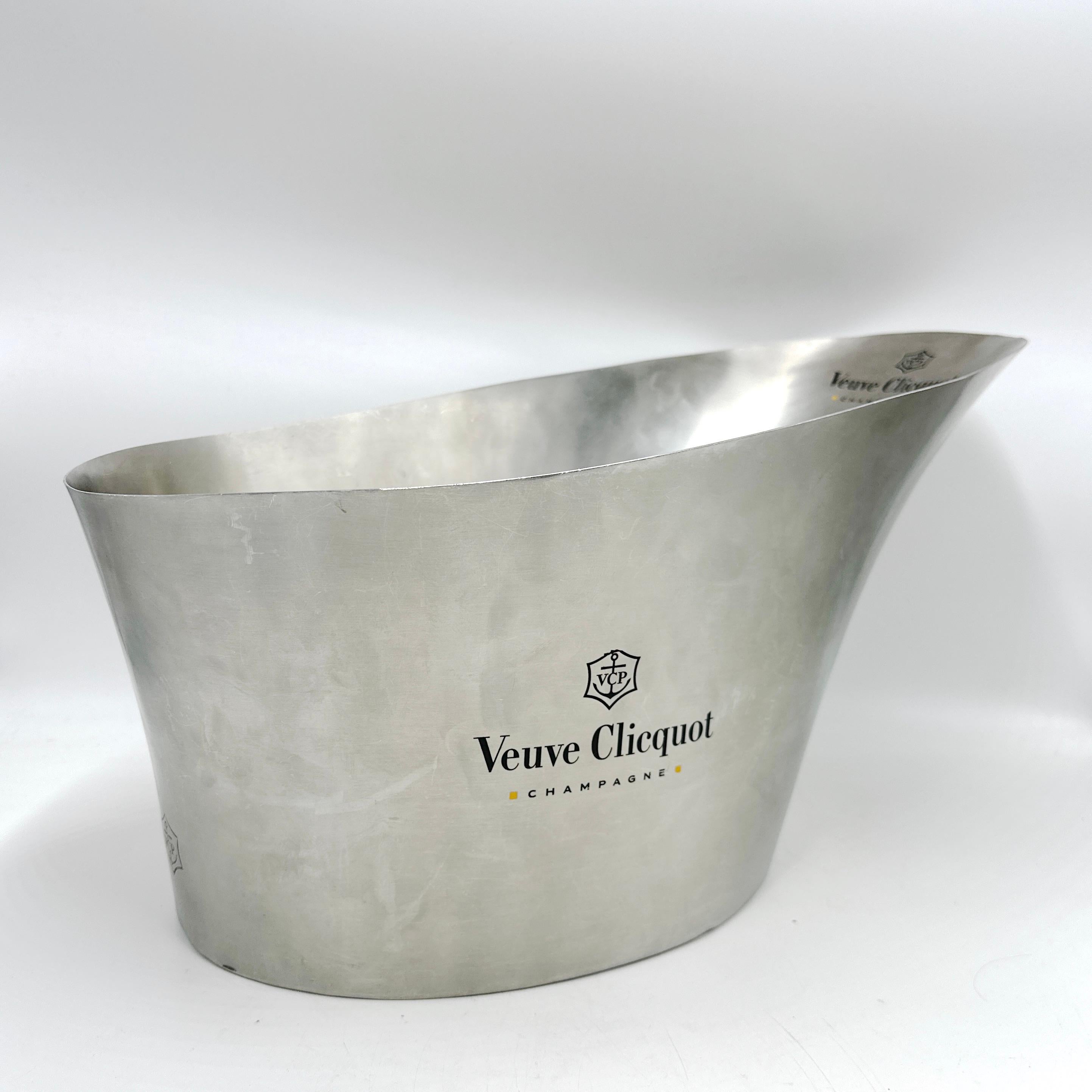 Extra großer Champagnerkübel aus gebürstetem Metall von VEUVE CLICQUOT 6
