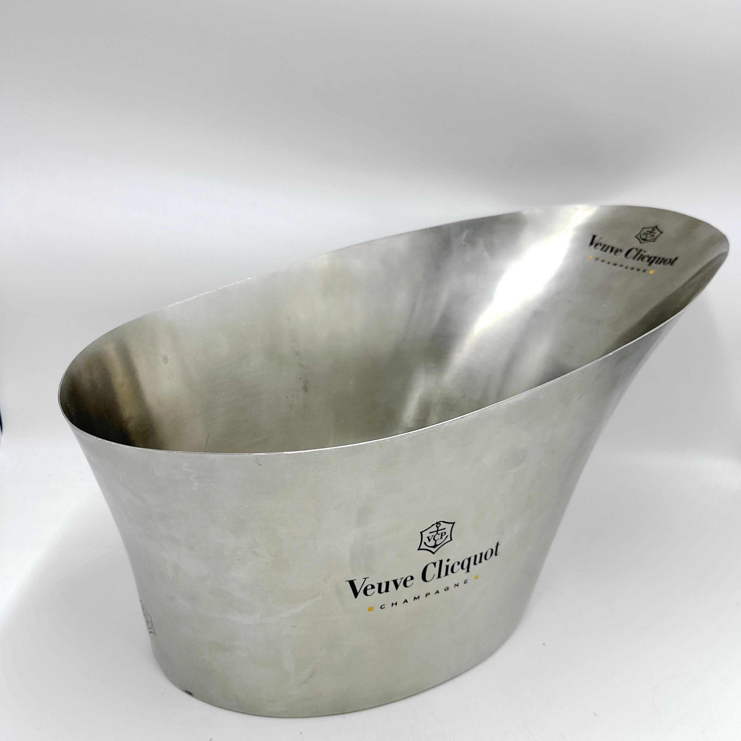 Extra großer Champagnerkübel aus gebürstetem Metall von VEUVE CLICQUOT 7