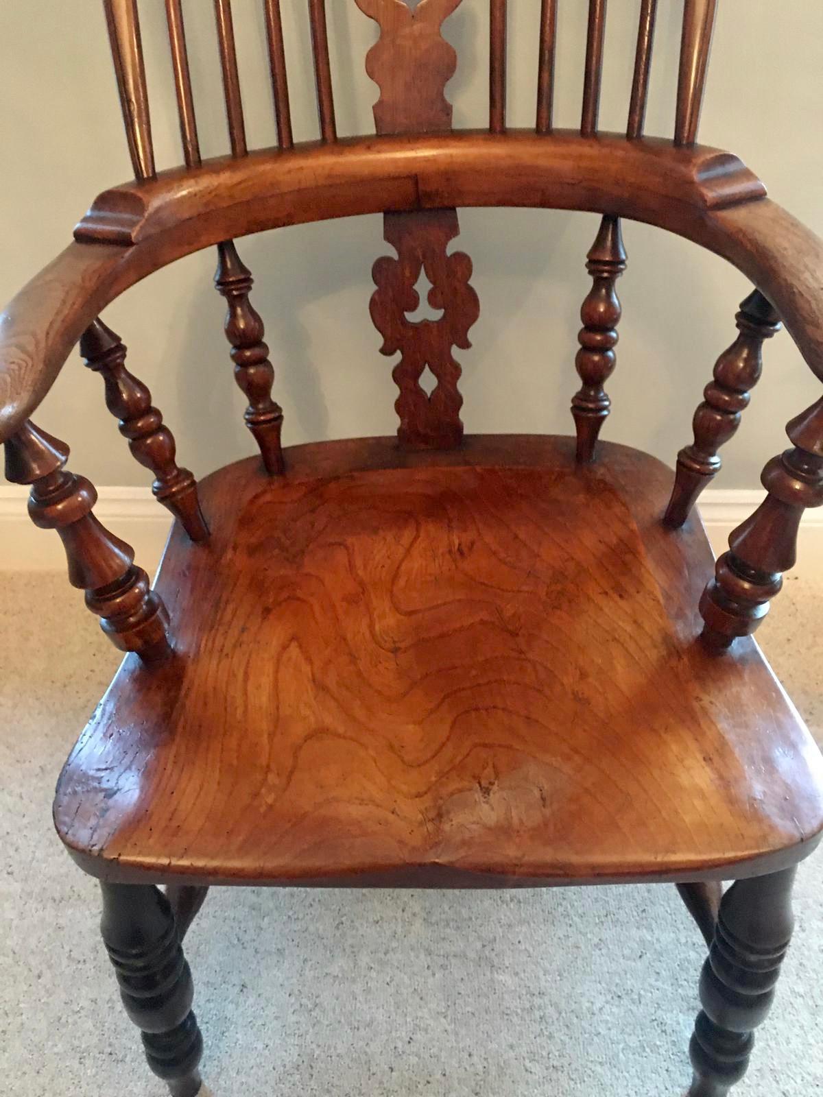 Extra large chaise Windsor victorienne ancienne à dossier cerclé et bras brossé en vente 5