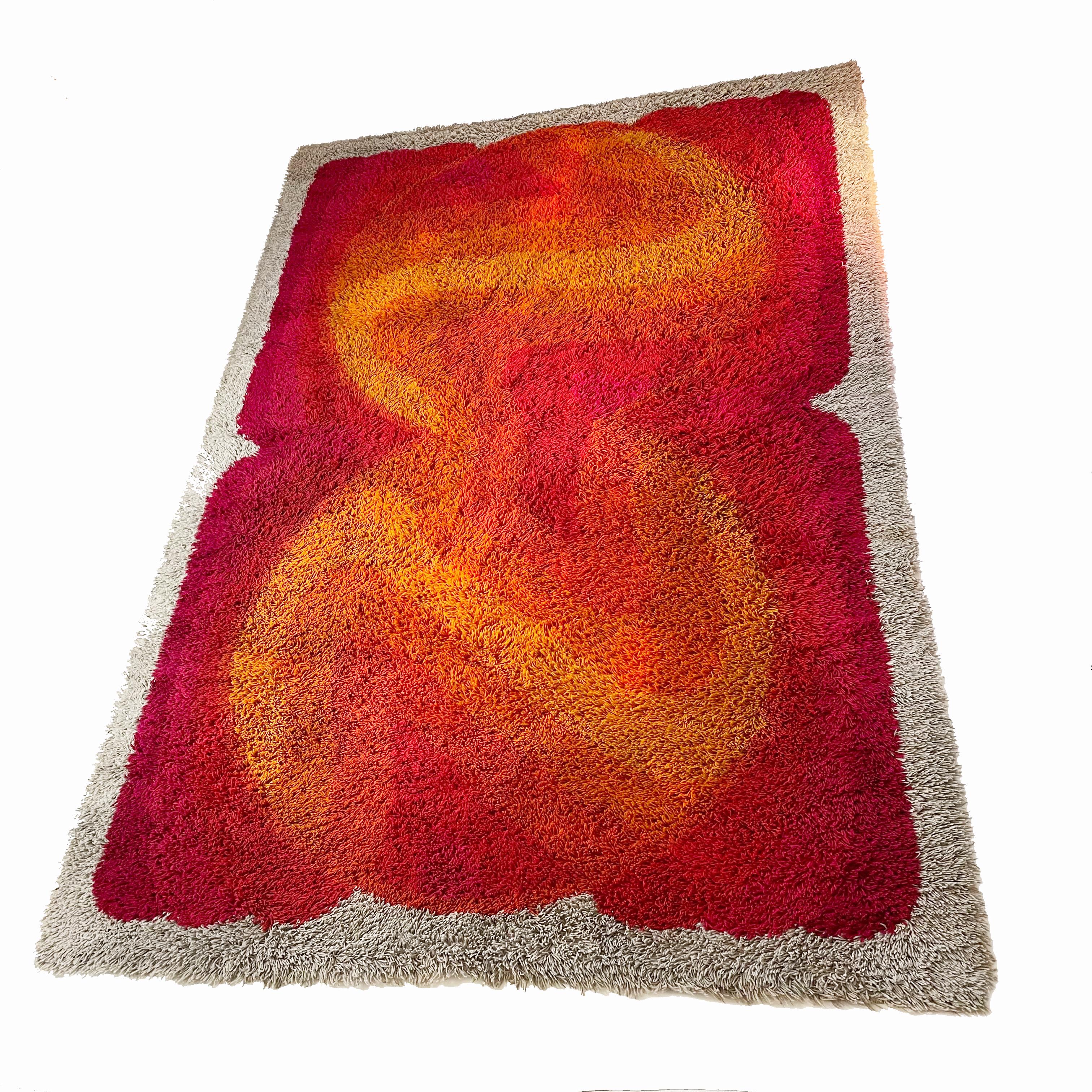 Article:

Original huge Rya rug


Decade:

1970s


Origin:

Netherlands


Producer:

DESSO



This rug is a great example of 1970s pop art interior. Made in high quality weaving technique. This high quality Rya rug was designed
