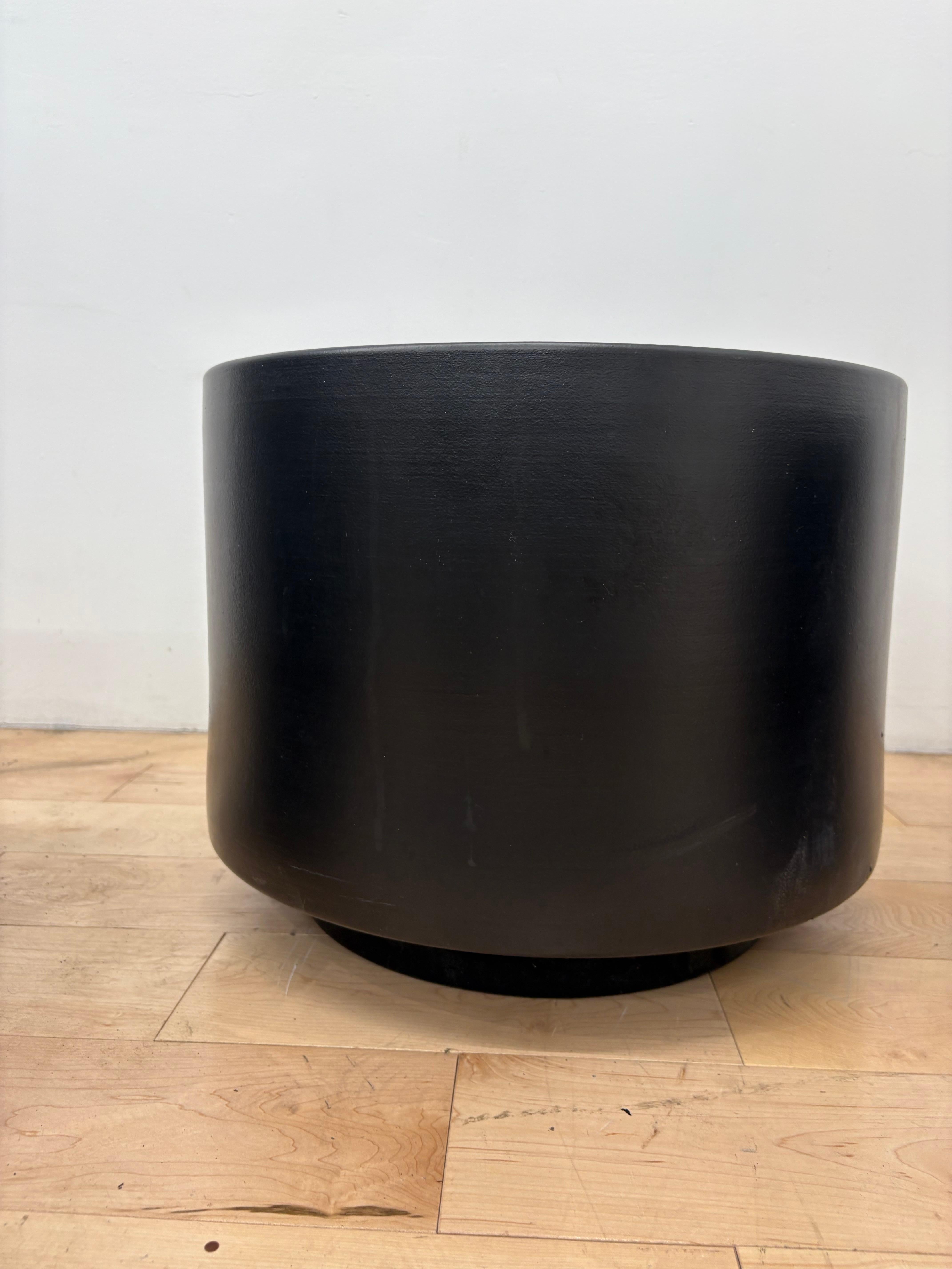 Extra große Vintage Gainey Pflanzgefäße Satin Black Glaze (amerikanisch) im Angebot