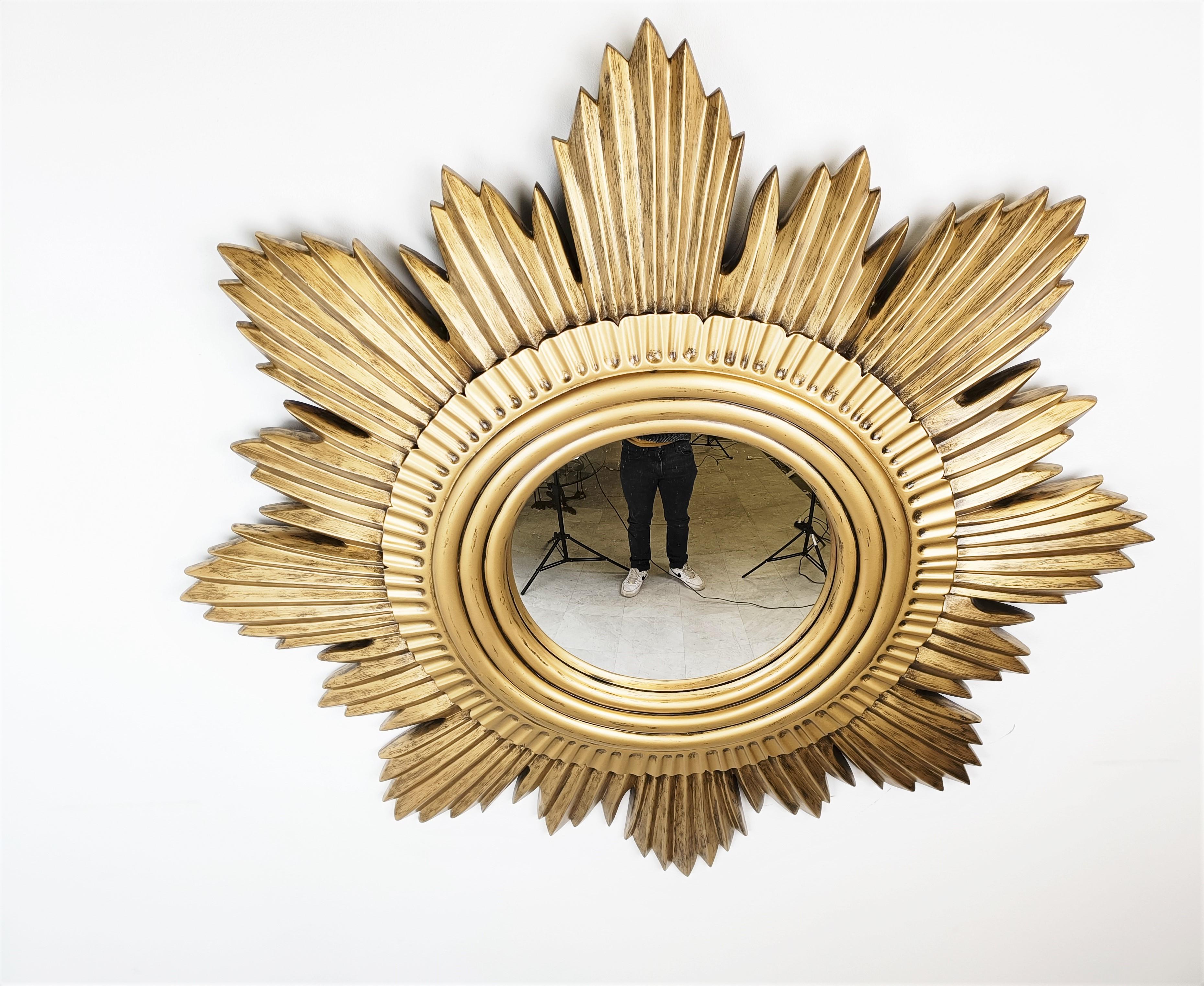 Extra Large Vintage Golden Sunburst Mirror, 1960s In Good Condition In HEVERLEE, BE