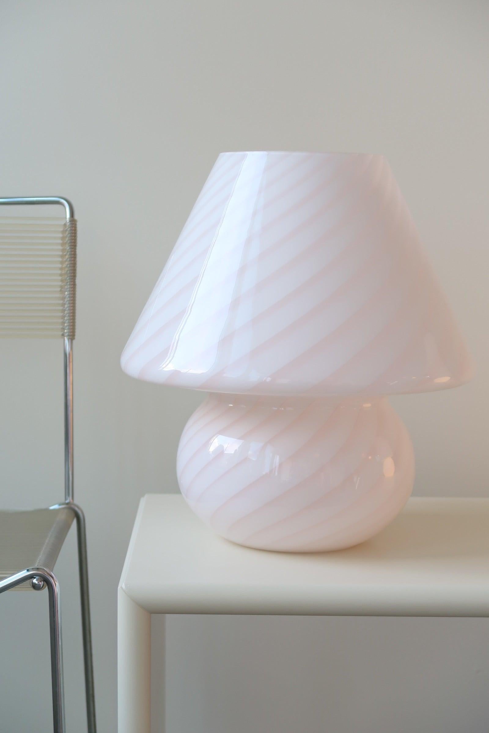 Other Extra Large vintage Italian Murano soft pink rosa swirl mushroom lamp H: 40 cm For Sale