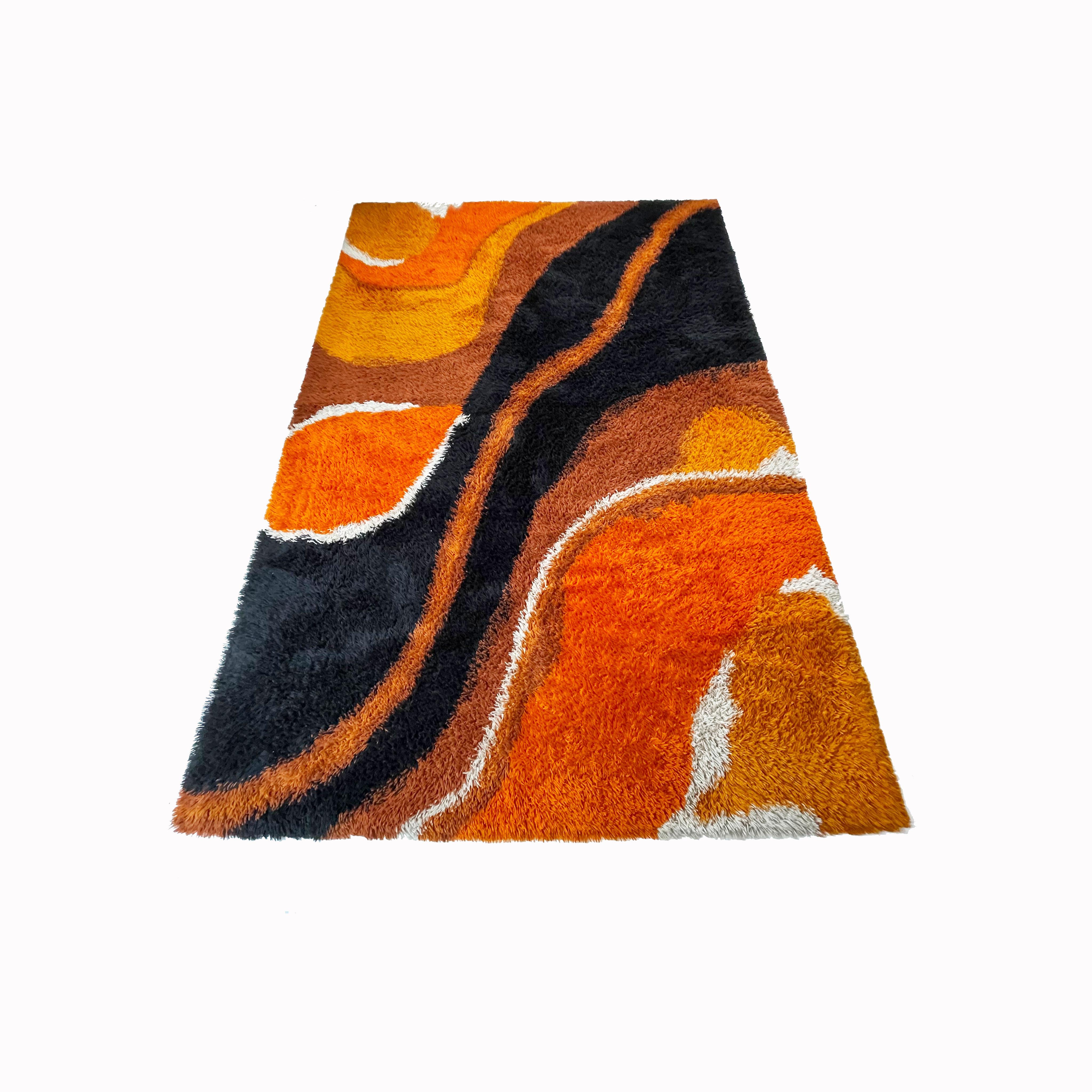 Article:

Original huge high pile rug


Producer:

GREIF Carpets, Germany ( original label is still on the rug)


Decade:

1970s


Origin:

Germany



This rug is a great example of 1970s pop art interior. Made in high quality