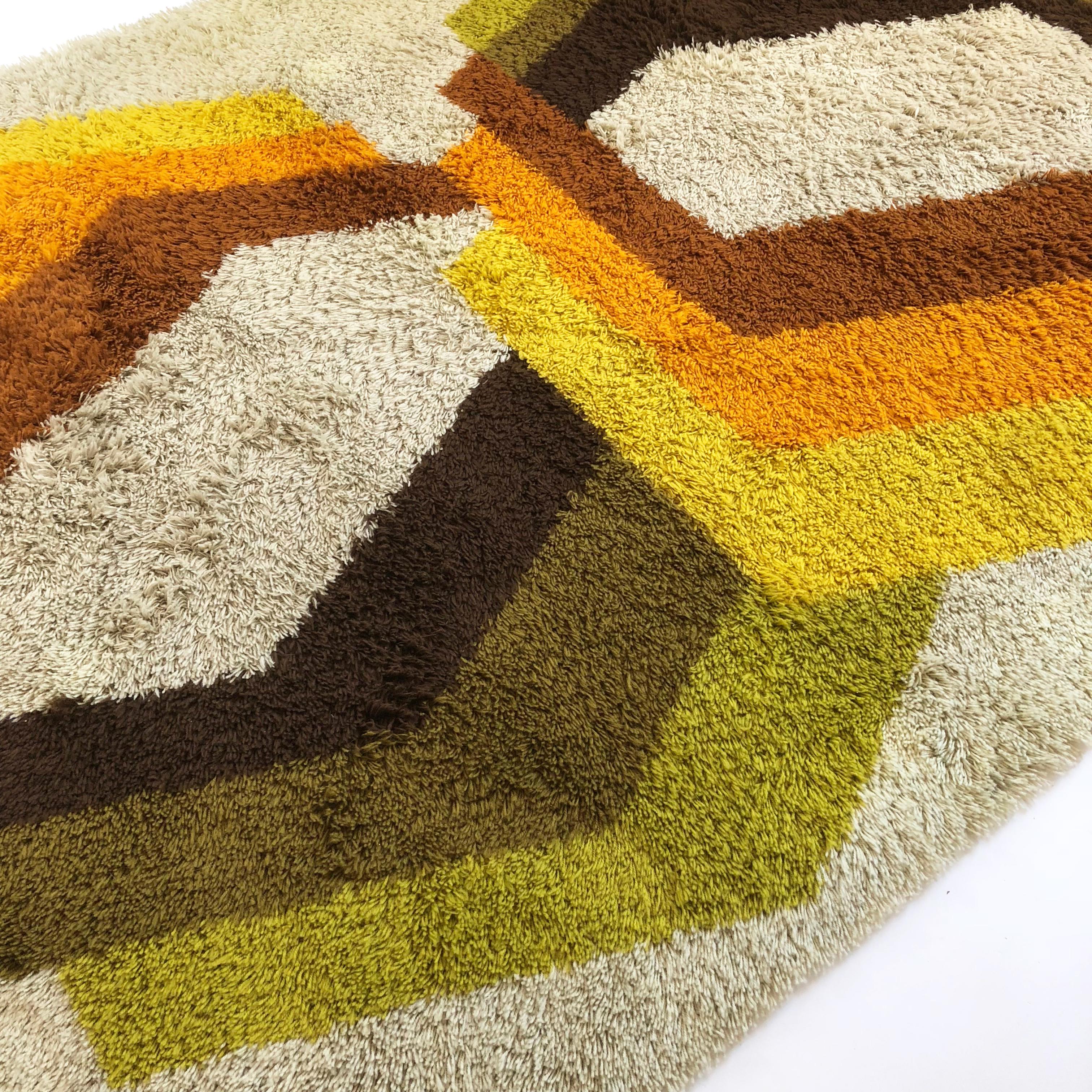Extra Large Vintage Multi-Color High Pile Rug by Desso, Netherlands, 1970s In Good Condition In Kirchlengern, DE