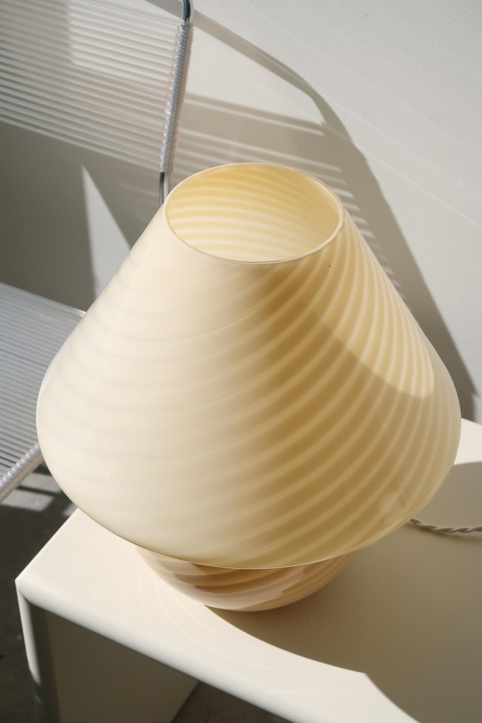 Extra Large Vintage Murano Mushroom Lamp Yellow Swirl Italian 1970s Mouth Blown In Good Condition For Sale In Copenhagen, DK