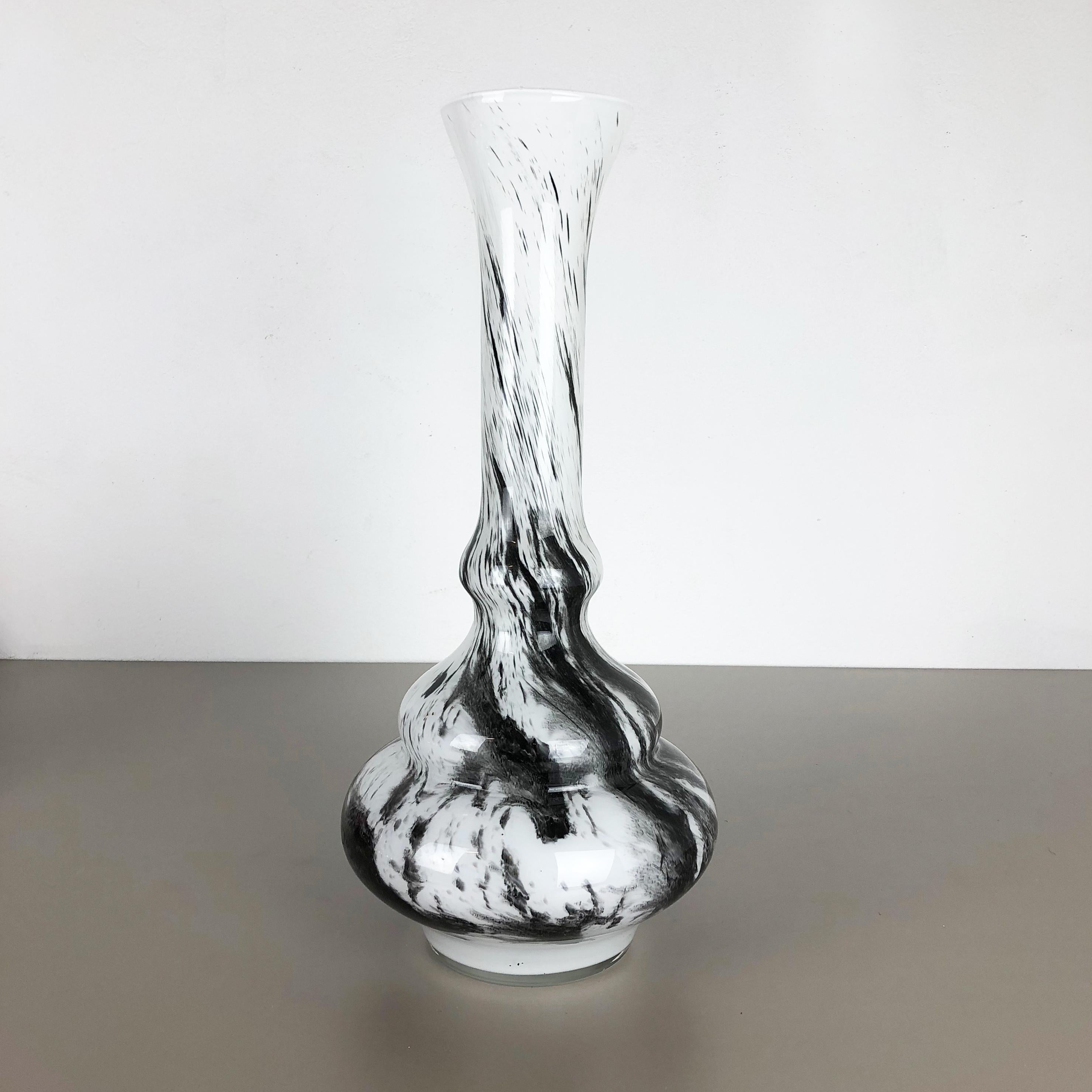 Article:

Pop Art vase


Producer:

Opaline Florence


Design:

Carlo Moretti attrib.



Decade:

1970s.


Description:

Original vintage 1970s Pop Art handblown vase made in Italy by Opaline Florence. This vase was designed