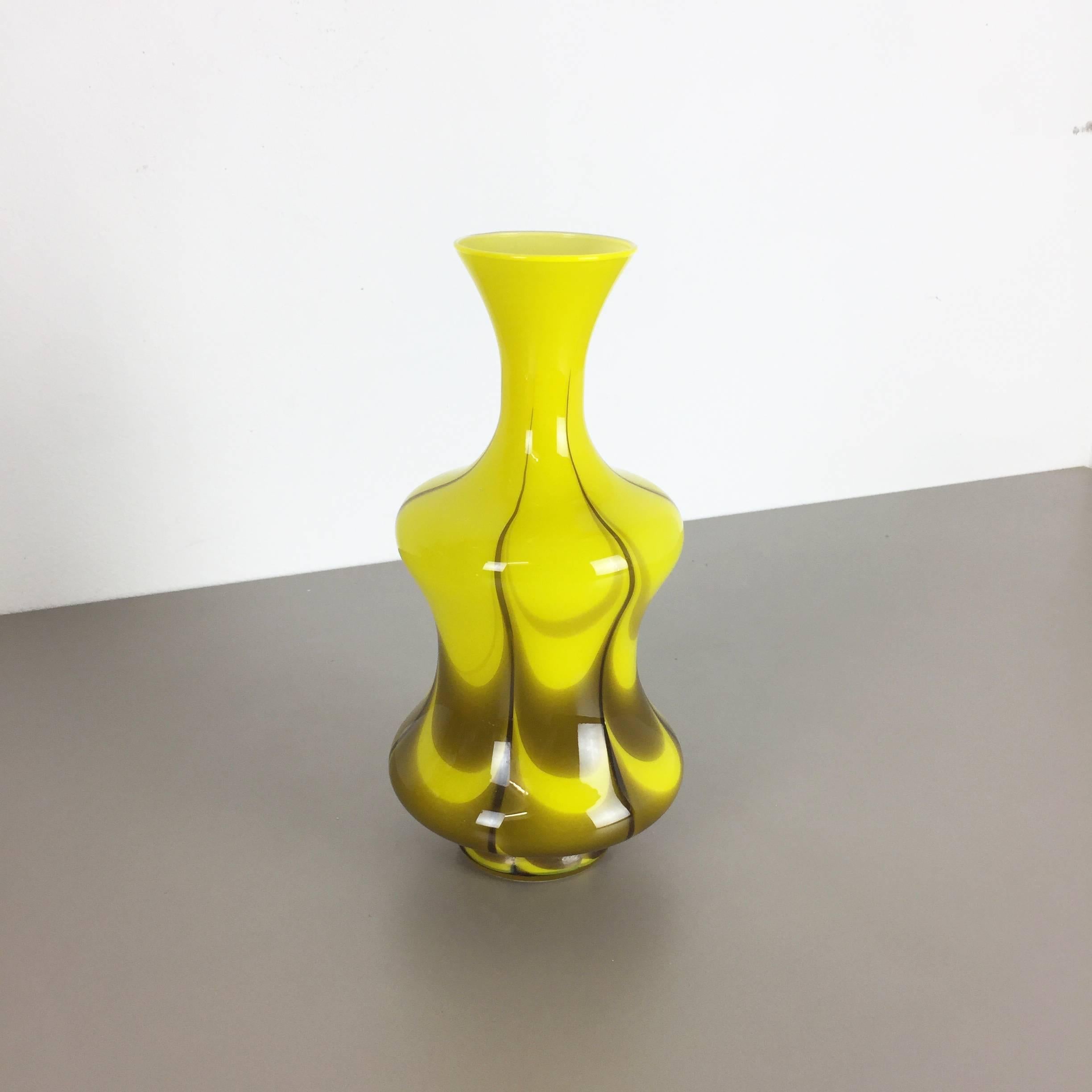 Article:

Pop Art vase


Producer:

Opaline Florence


Design:

Carlo Moretti



Decade:

1970s



Original vintage 1970s Pop Art hand blown vase made in Italy by Opaline Florence. This vase was designed by Carlo Moretti. Made