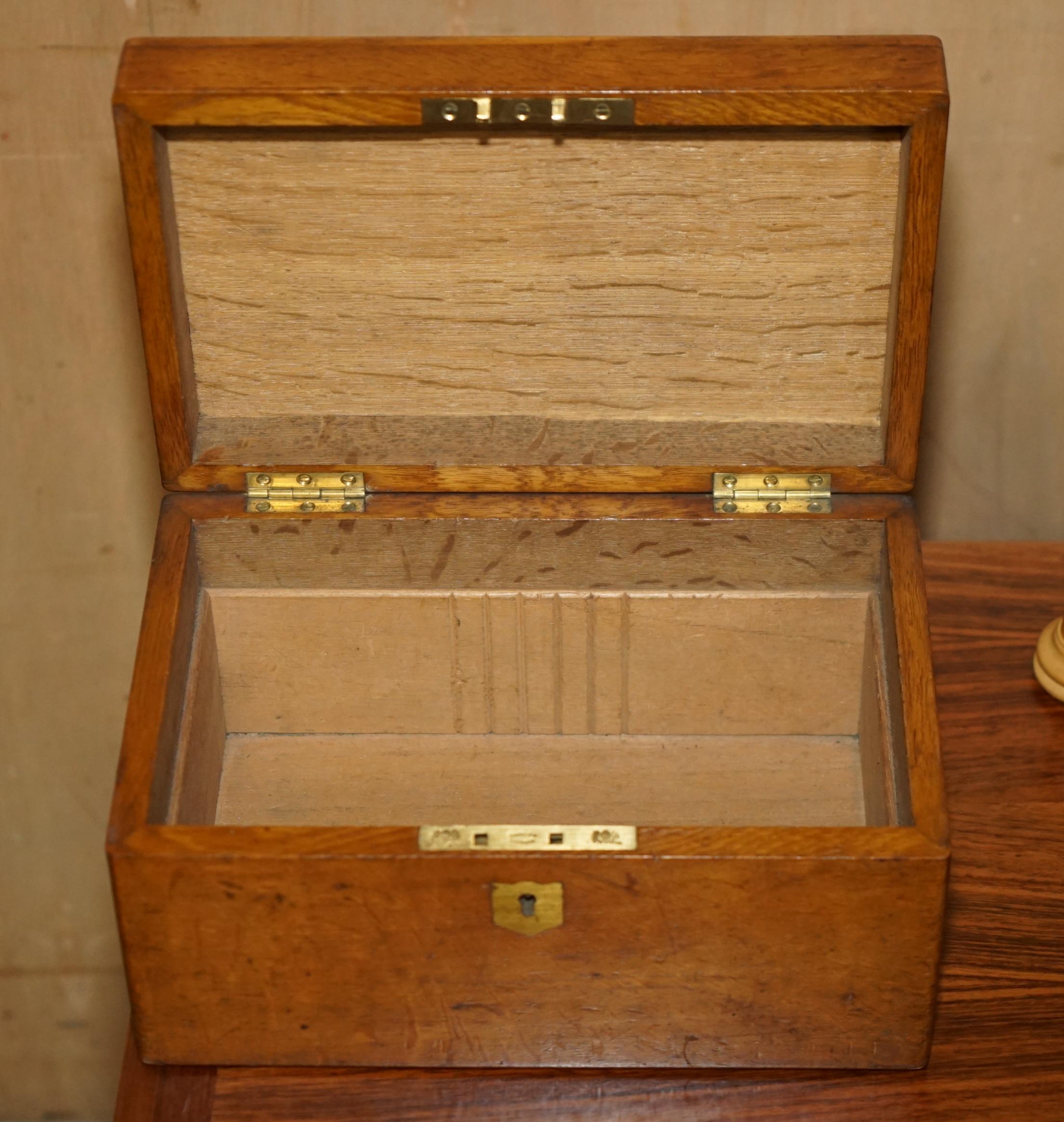 EXTRA GROSSES GEWIRKTE ANTIQUE VICTORIAN JUMBO STAUNTON CHESS SET ORIGINAL BOX (Englisch) im Angebot