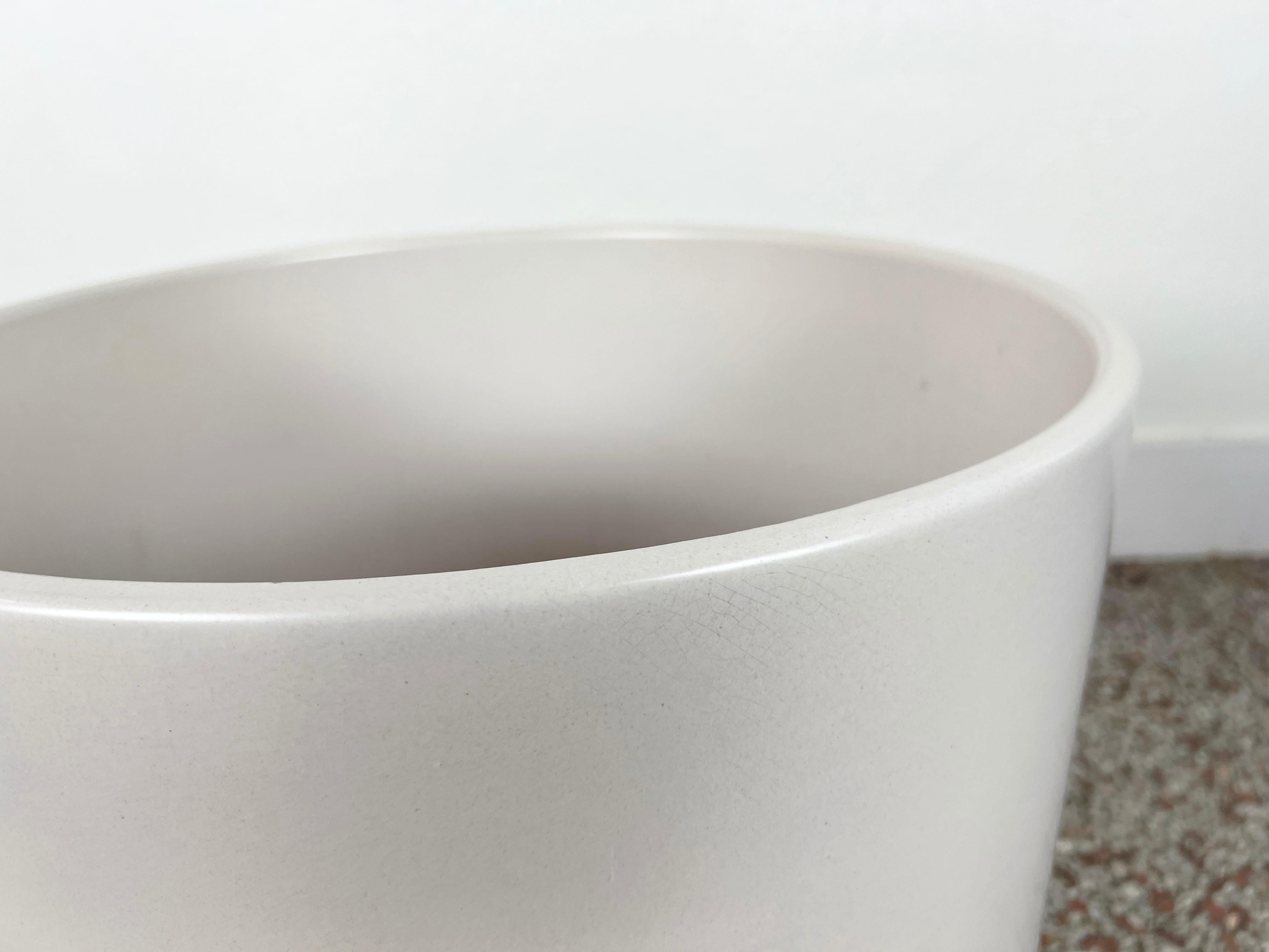 Extra Large Matte White Planter by Gainey Ceramics In Excellent Condition In Fort Lauderdale, FL