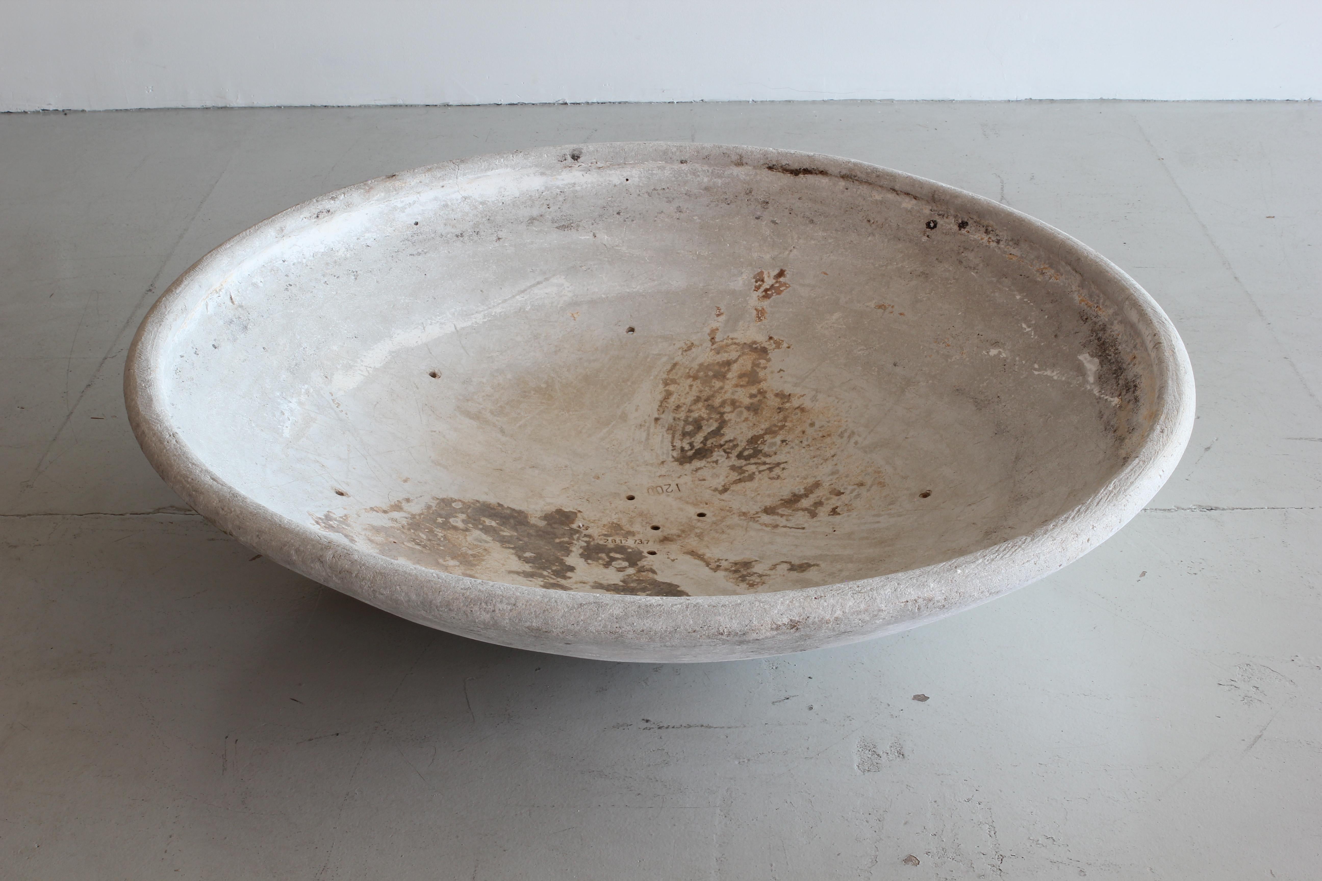 Extra large concrete bowl planter by Swiss architect Willy Guhl for Eternit.
Gorgeous patina.